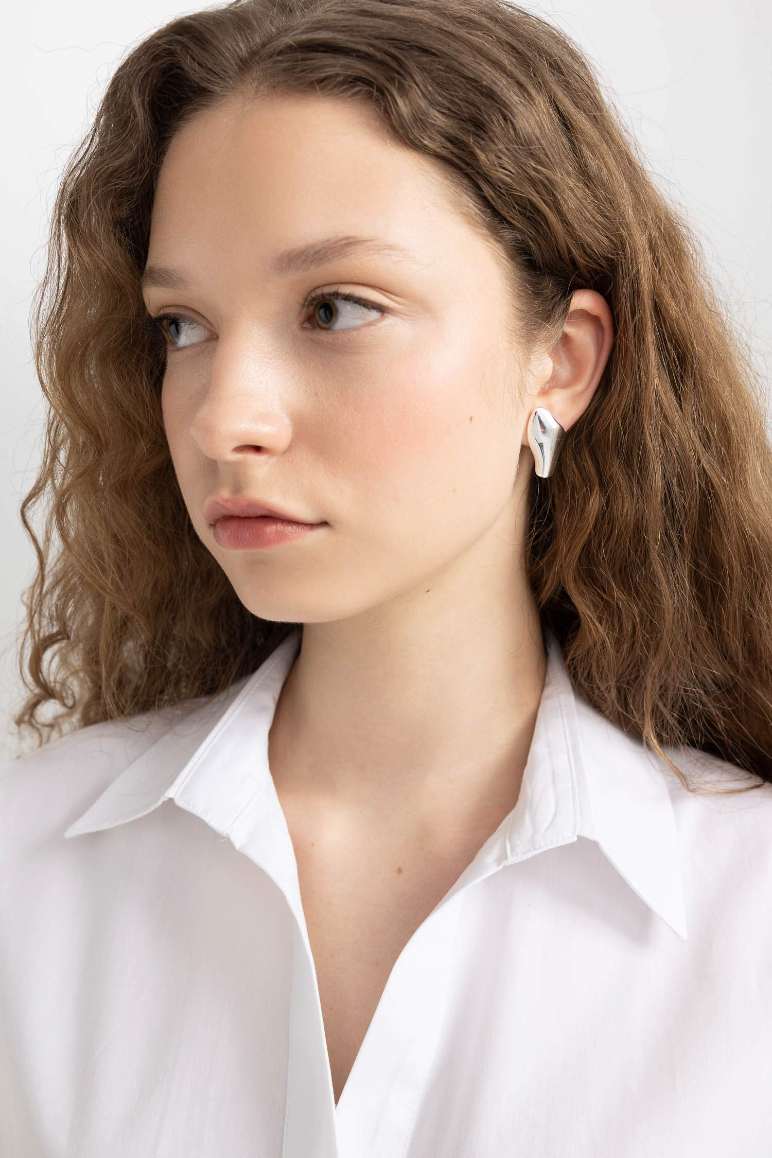 Kadın Plaka Detaylı Gold Küpe