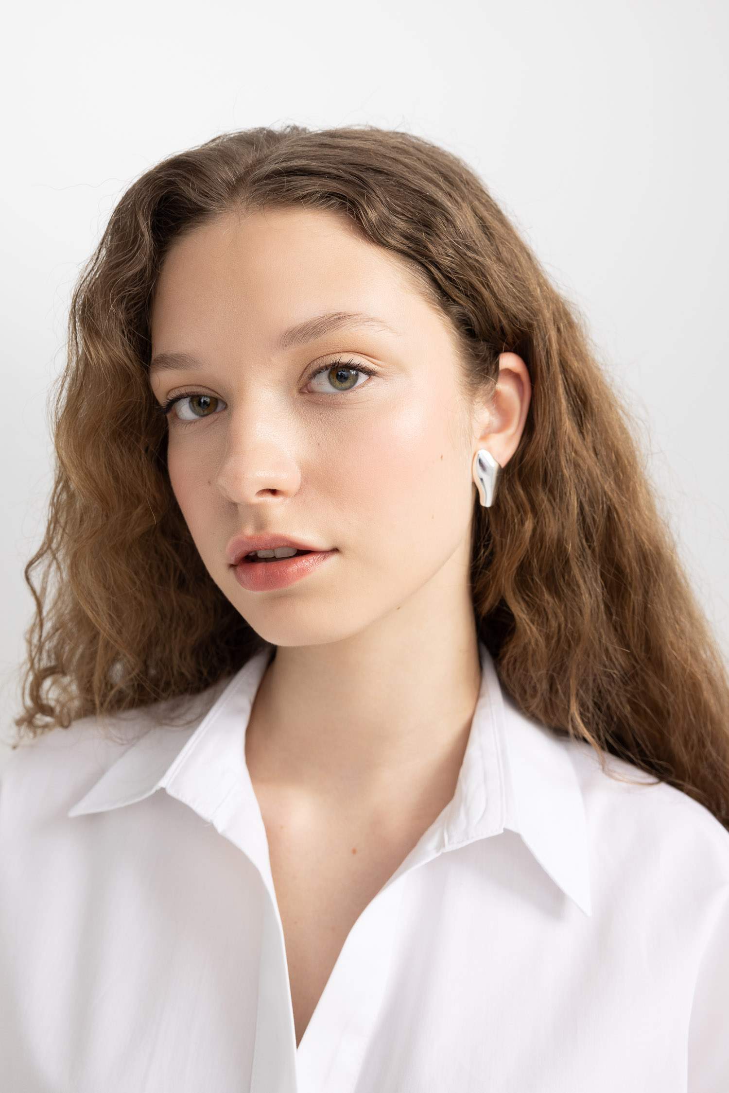 Kadın Plaka Detaylı Gold Küpe