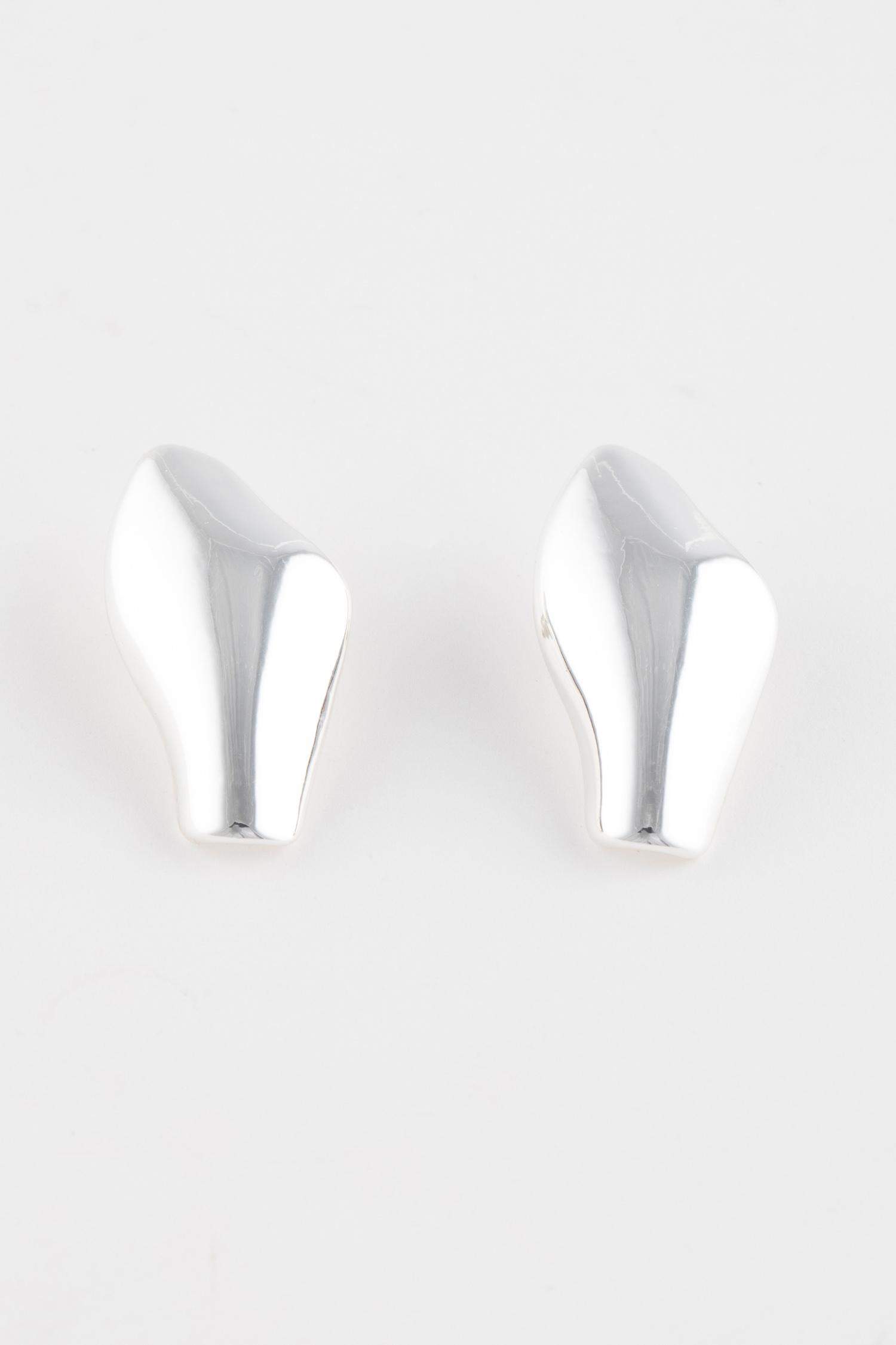 حلقات أذن نسائية فضية