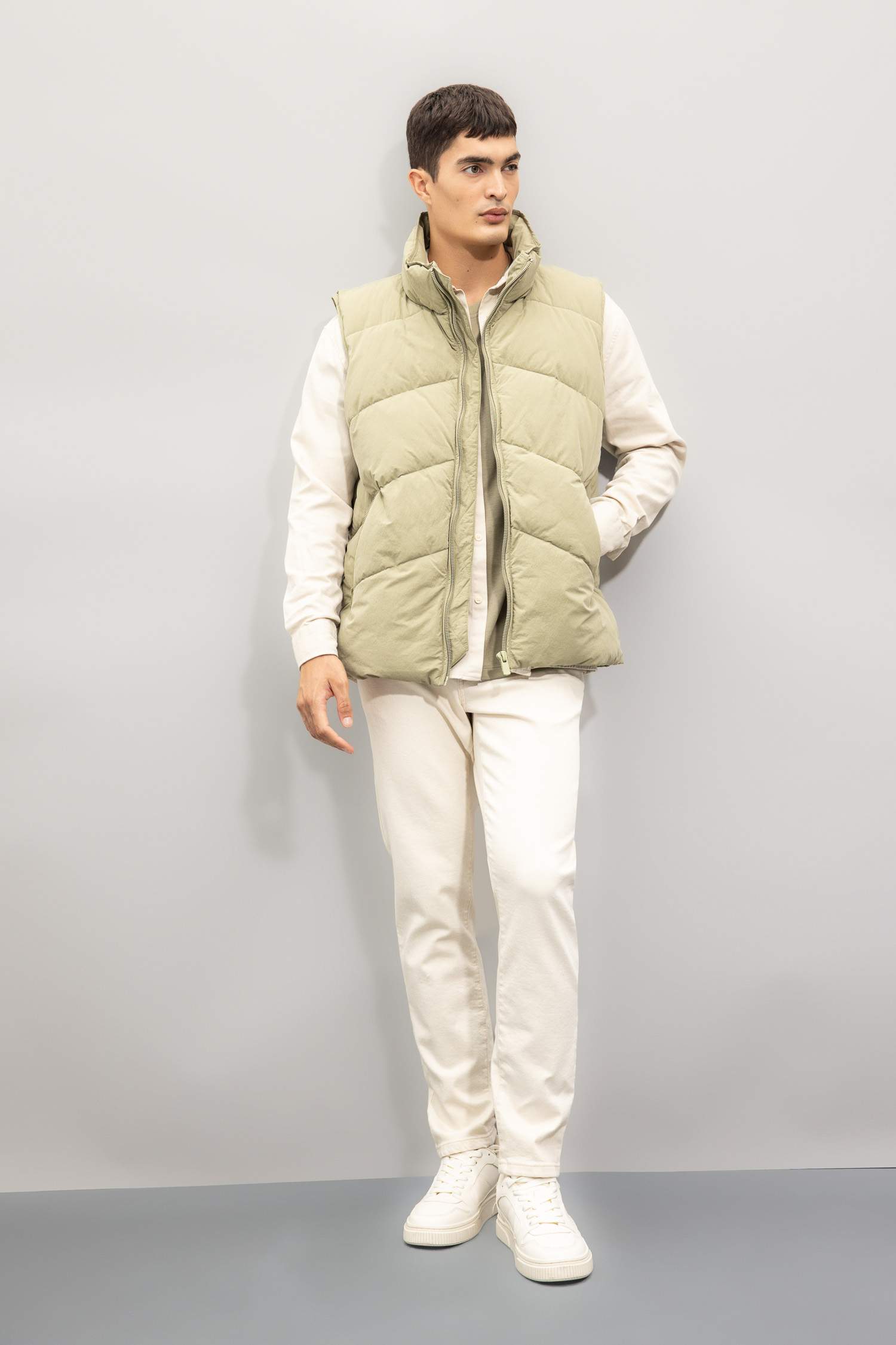 فيست بامب مبطن قصة عادية بياقة عالية