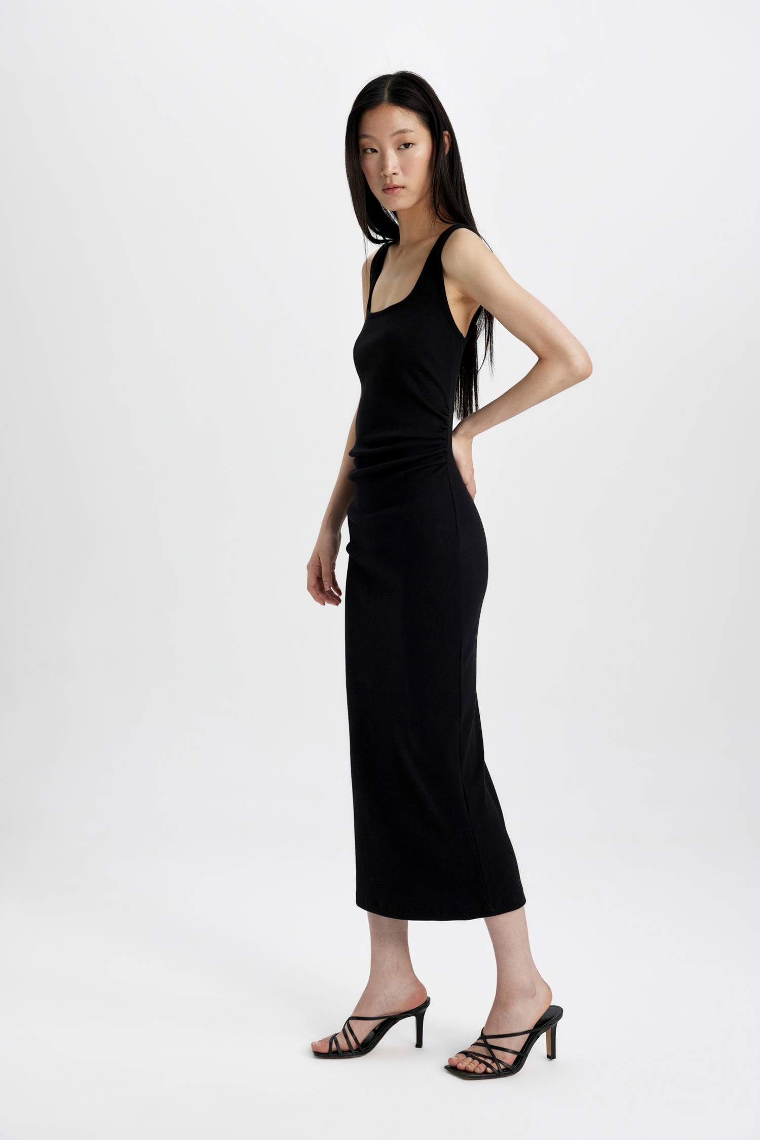 Straight Fit Kare Yaka Fitilli Kaşkorse Kolsuz Midi Elbise