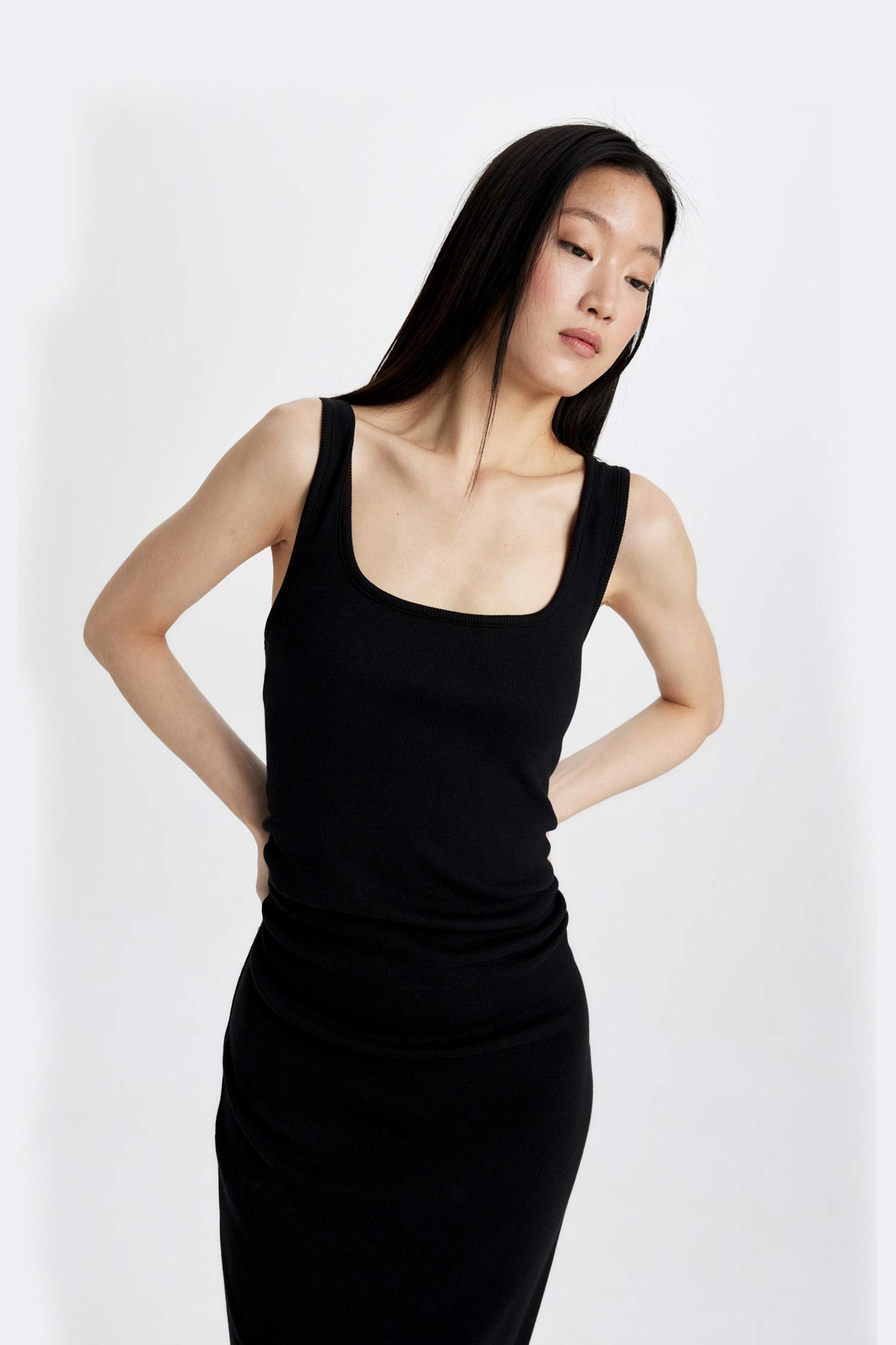 Straight Fit Kare Yaka Fitilli Kaşkorse Kolsuz Midi Elbise