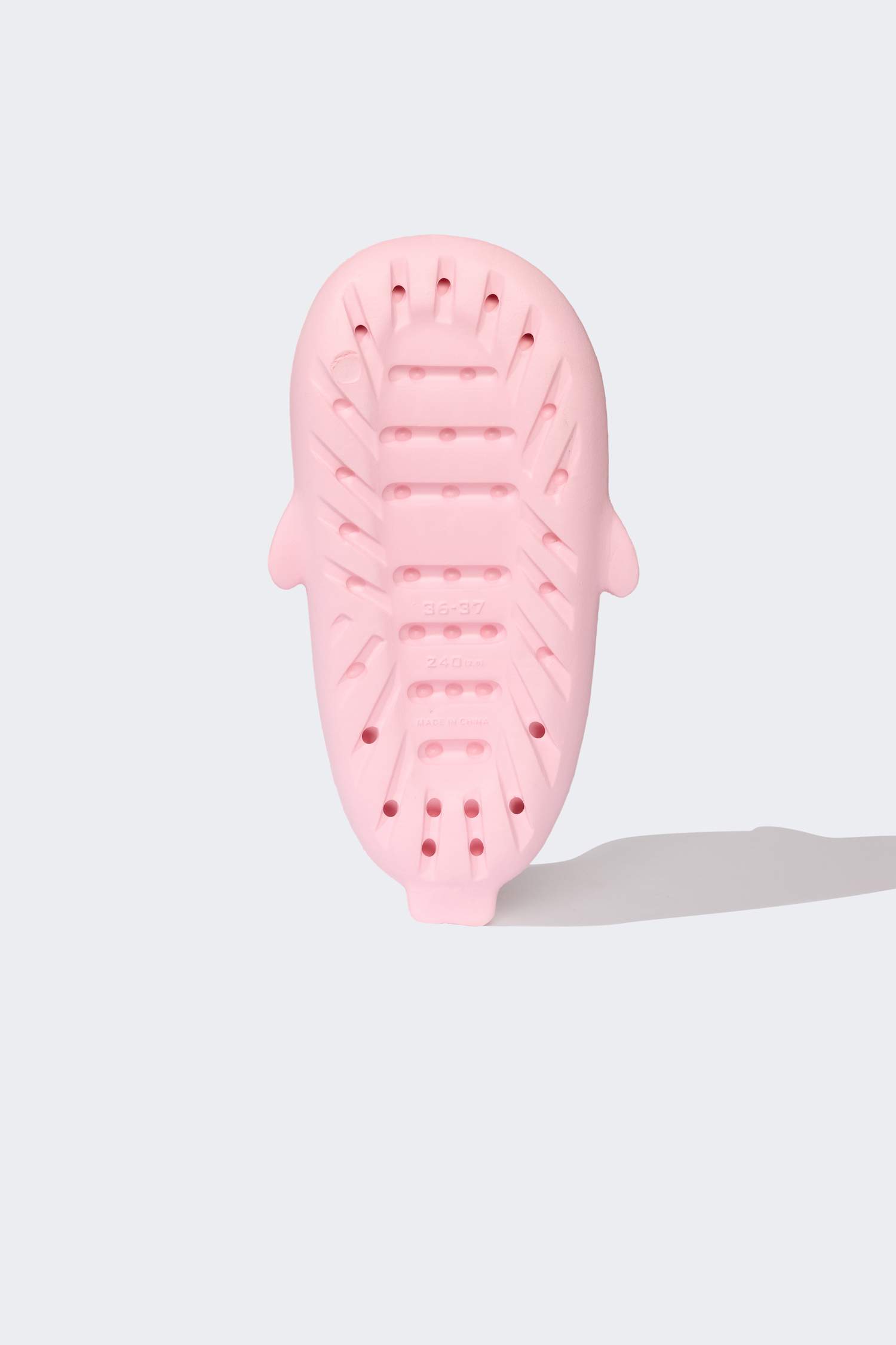 شبشب إيفا بكعب مسطح بشريط مفرد