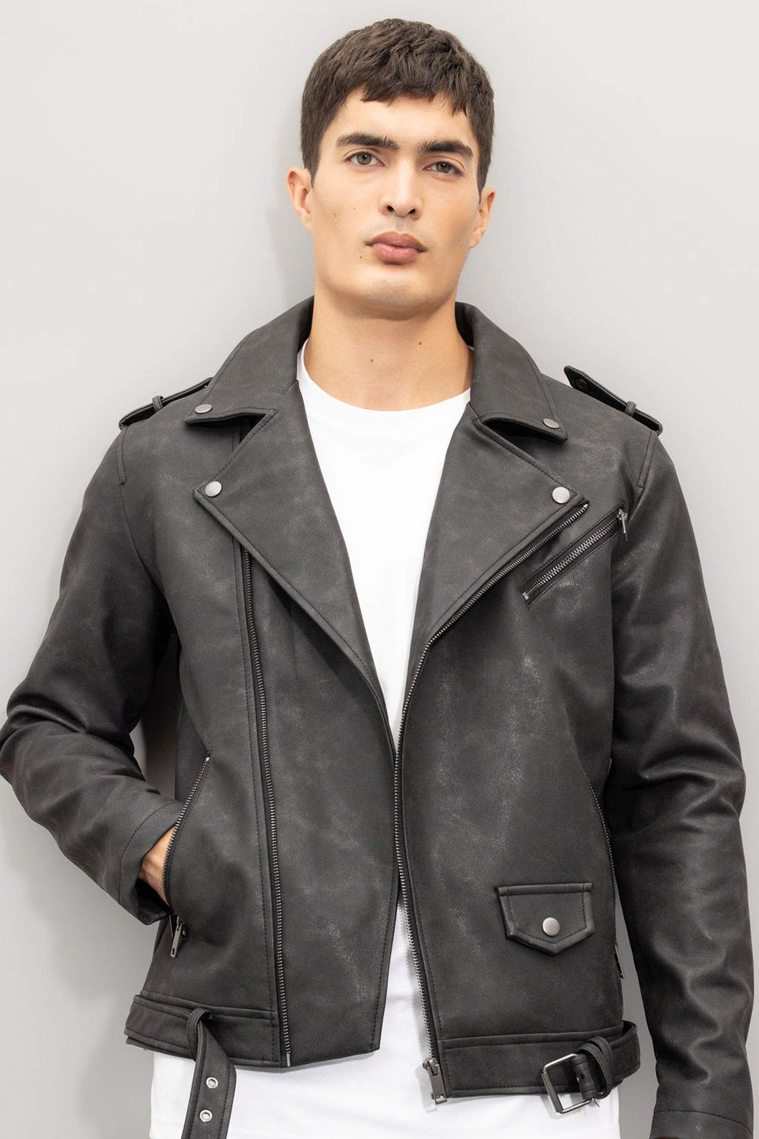 Su İtici Regular Fit Fermuarlı Cepli Suni Deri Ceket Mont