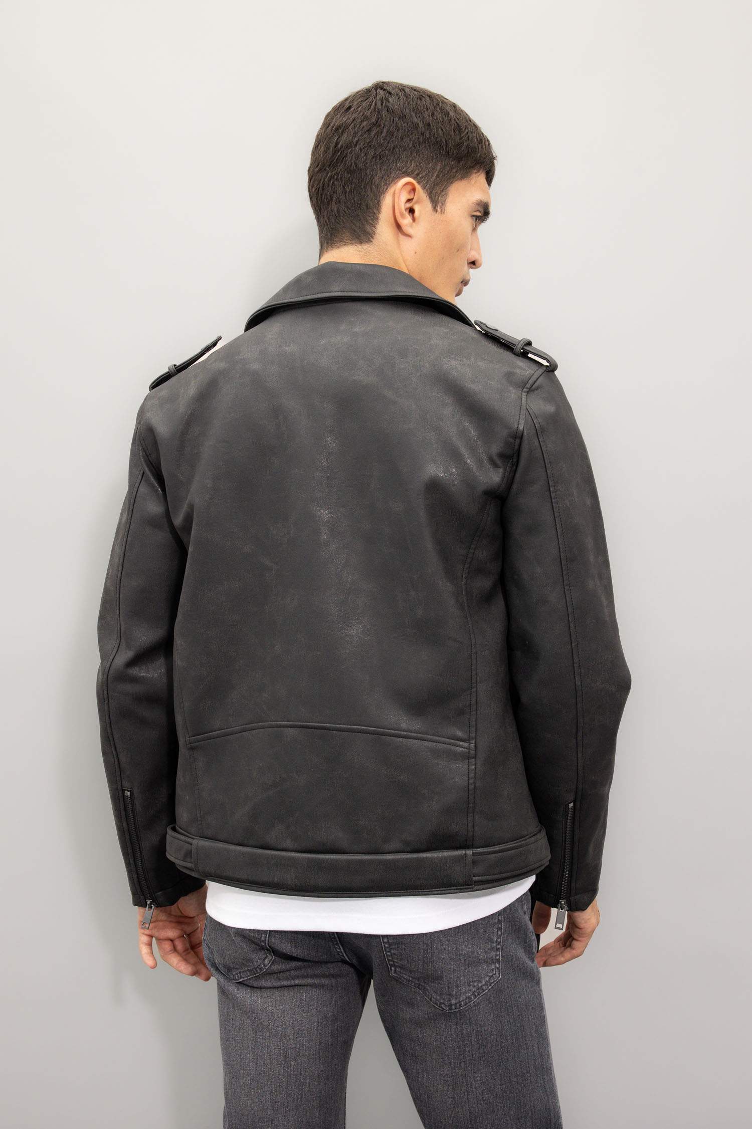 Su İtici Regular Fit Fermuarlı Cepli Suni Deri Ceket Mont