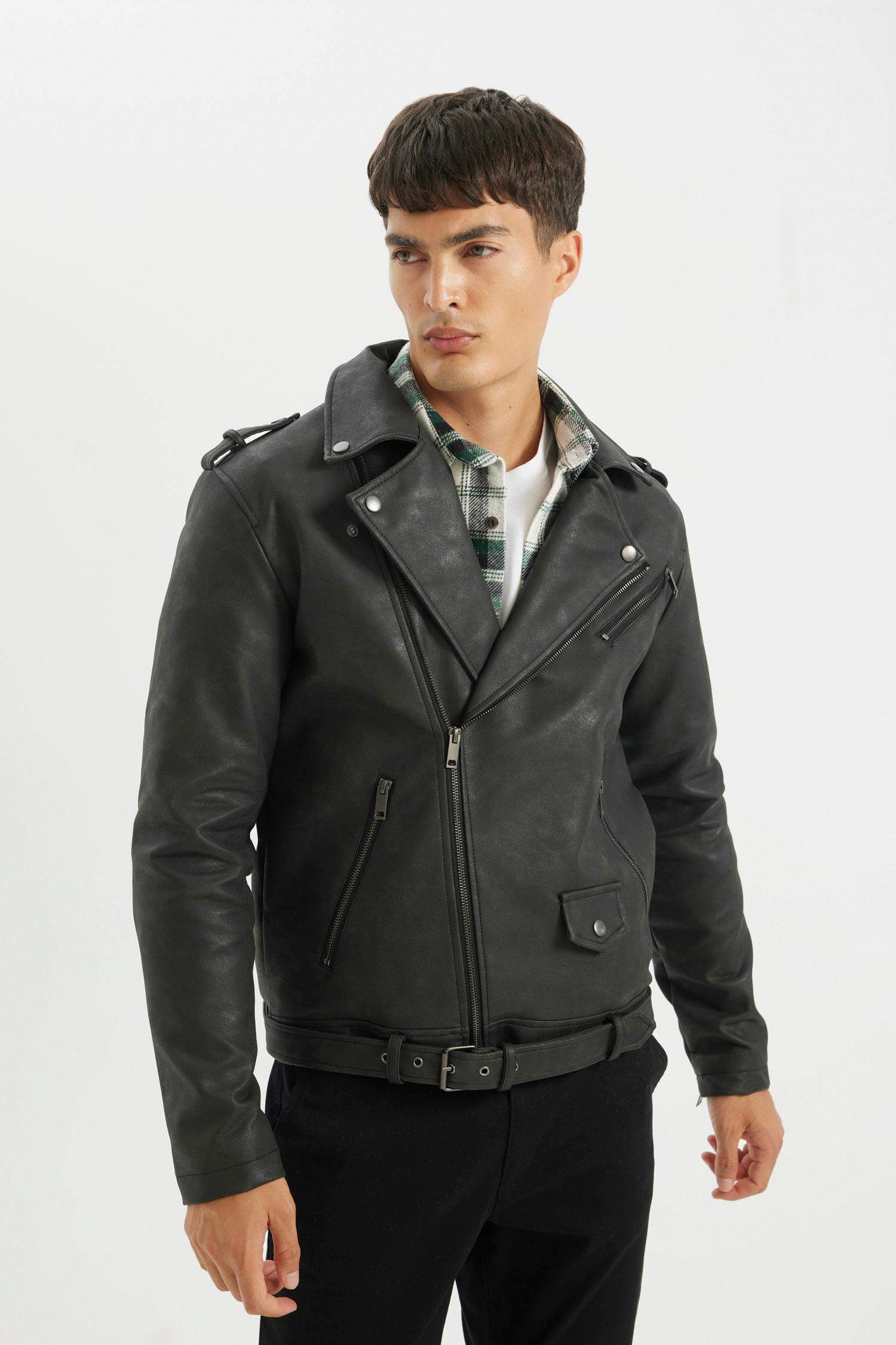 Su İtici Regular Fit Fermuarlı Cepli Suni Deri Ceket Mont