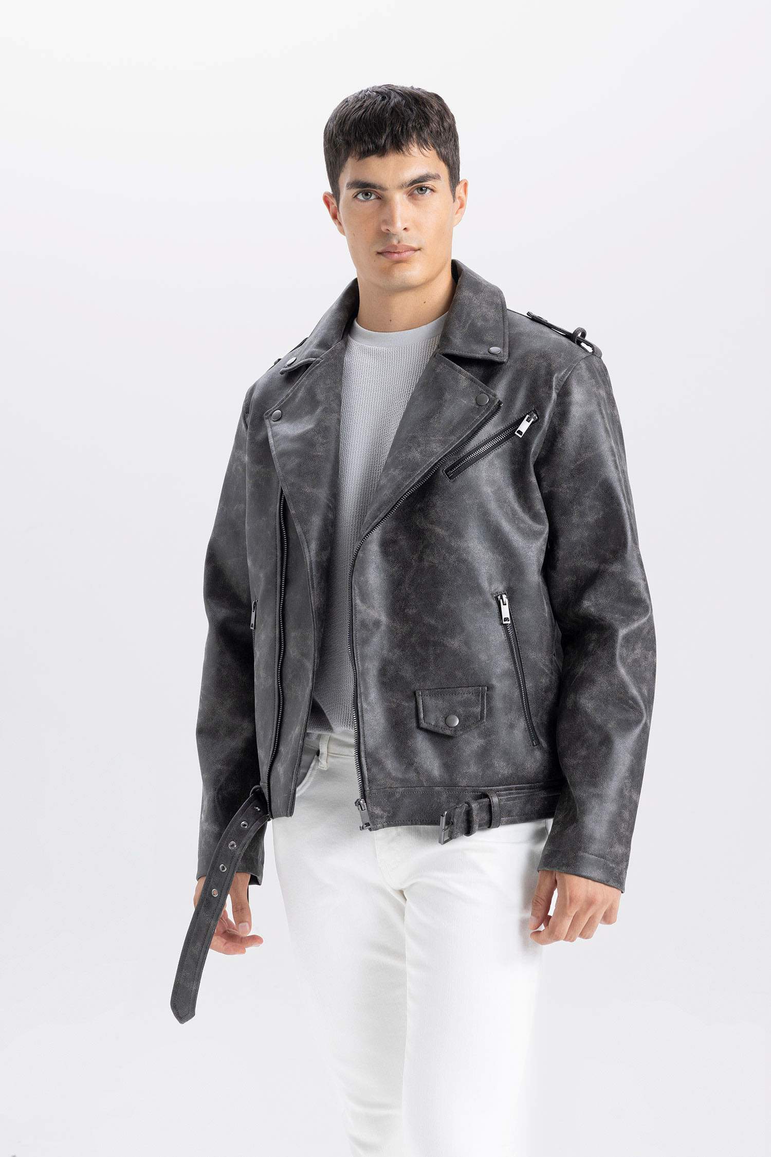 Su İtici Regular Fit Fermuarlı Cepli Suni Deri Ceket Mont