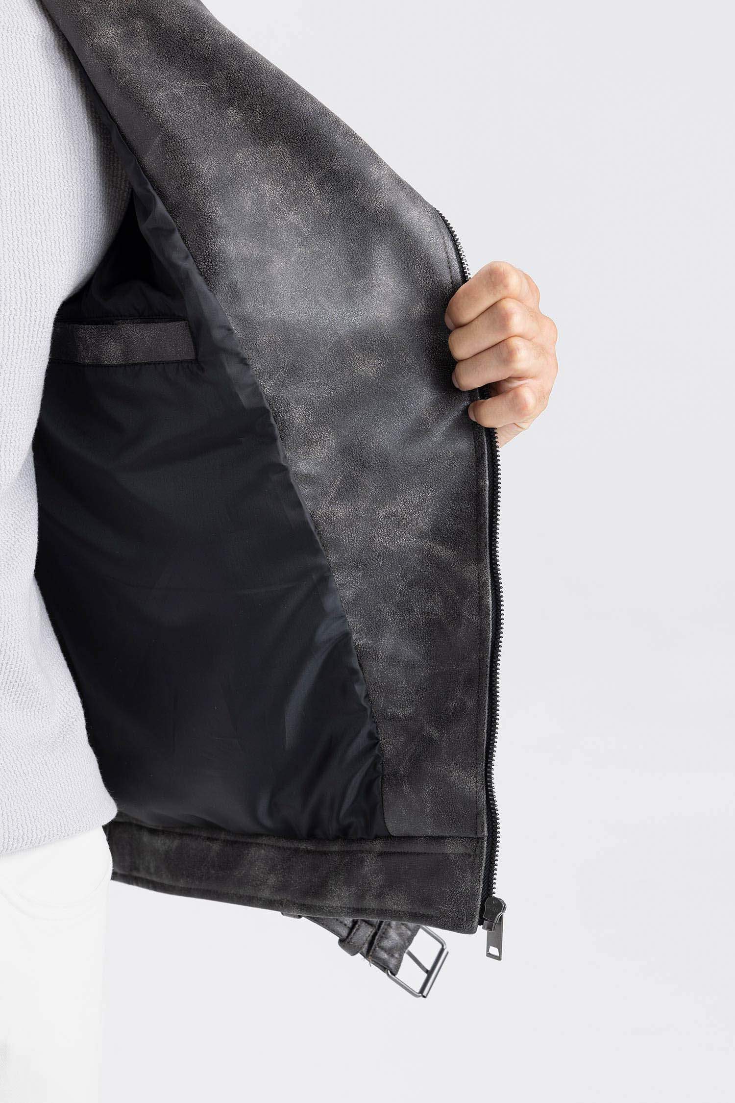 Su İtici Regular Fit Fermuarlı Cepli Suni Deri Ceket Mont