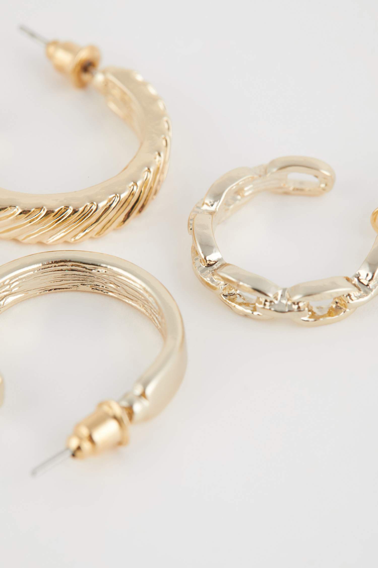 حلق حريمي ذهبي - 3 قطع