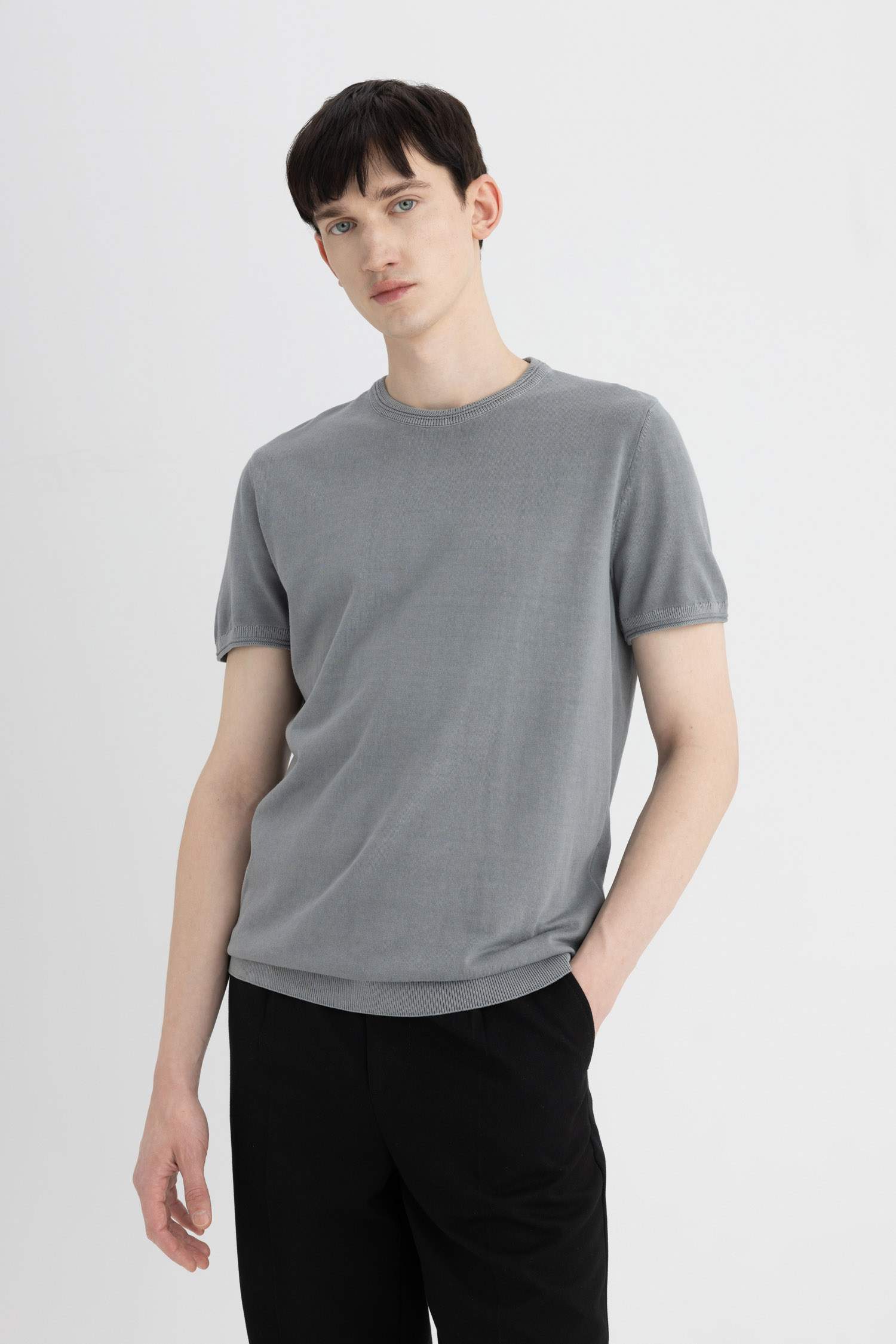 Standard Fit Crew Neck Knitwear T-Shirt