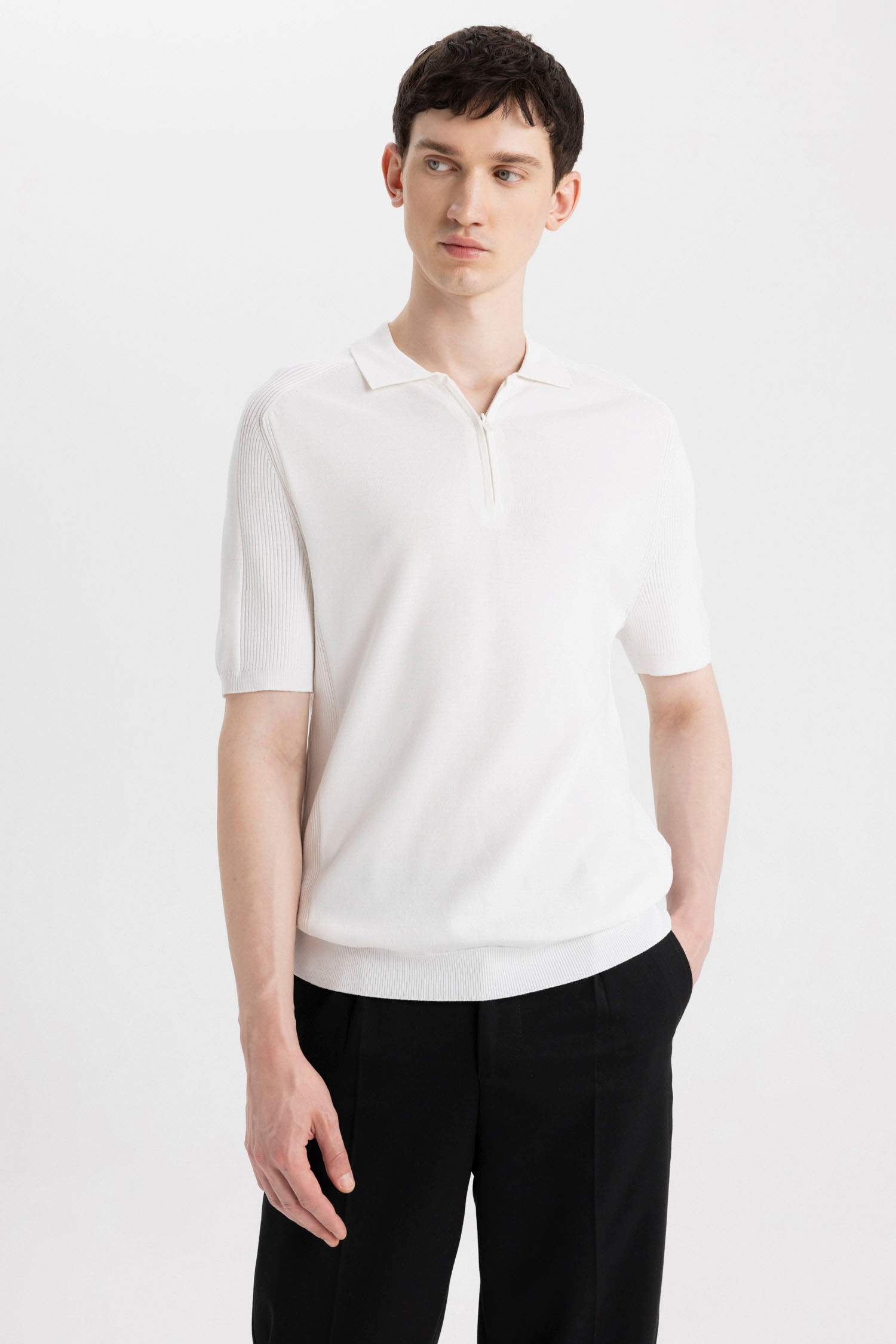 تي شيرت بولو تريكو نص كم سليم فيت