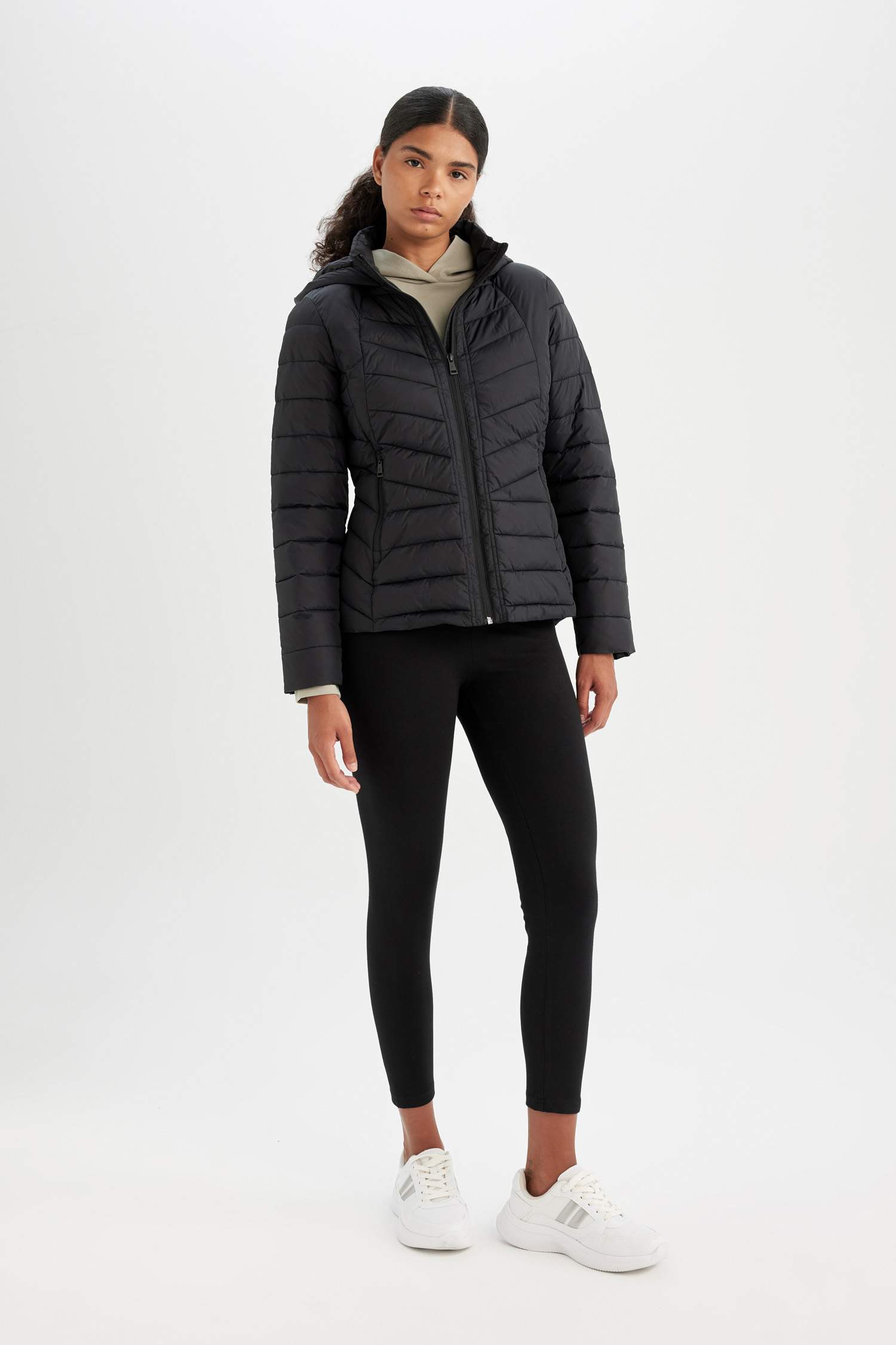 DeFactoFit Su İtici Ultra Hafif Kapüşonlu Fermuarlı Mevsimlik Mont