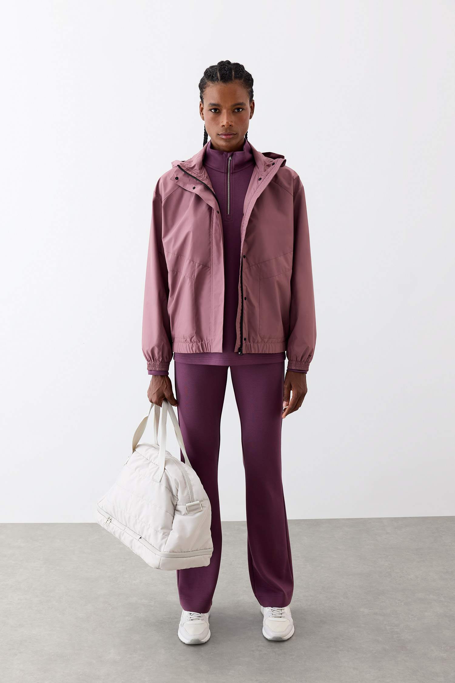 جاكيت مطر وردي قصة عادية بكابيشون وتر بروف من DeFactoFit