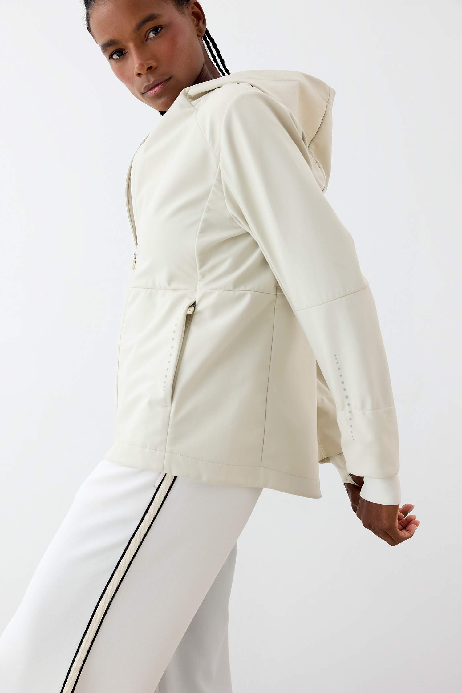 DeFactoFit Su İtici Softshell Slim Fit Dar Kesim Kapüşonlu Fermuarlı Cepli Mevsimlik Yağmurluk