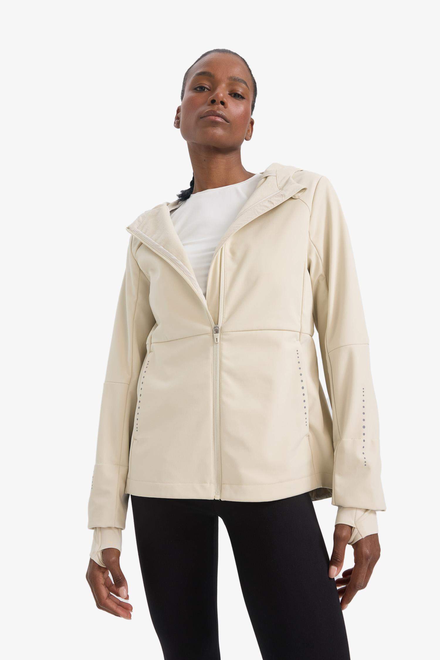 DeFactoFit Su İtici Softshell Slim Fit Dar Kesim Kapüşonlu Fermuarlı Cepli Mevsimlik Yağmurluk