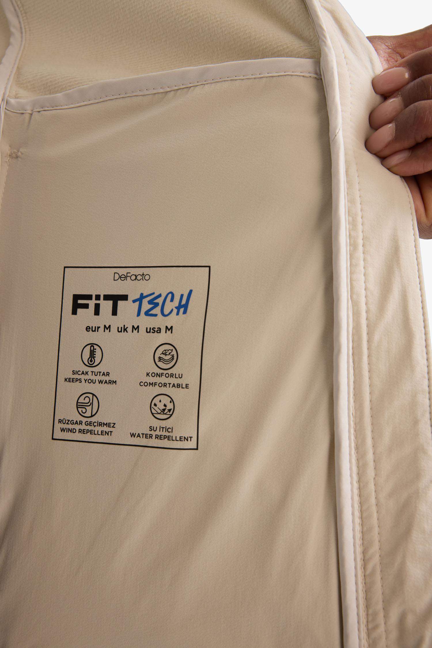 DeFactoFit Su İtici Softshell Slim Fit Dar Kesim Kapüşonlu Fermuarlı Cepli Mevsimlik Yağmurluk