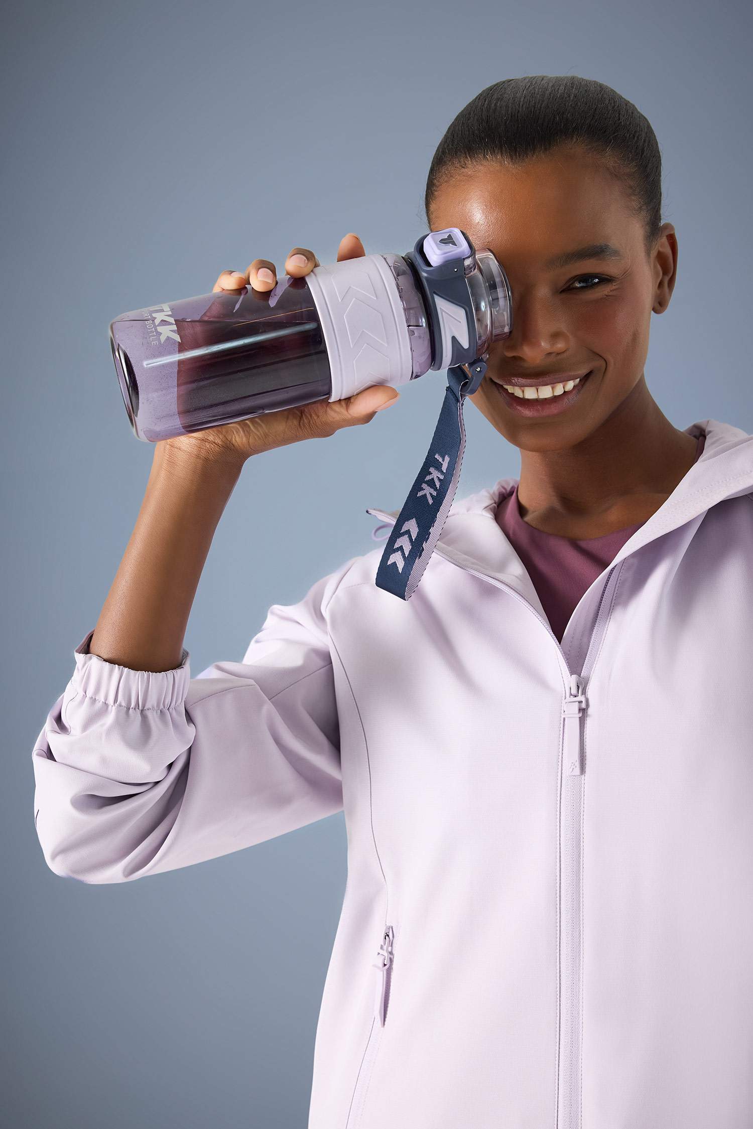 جاكيت مطر قصة عادية بغطاء للرأس مقاوم للماء من DeFactoFit