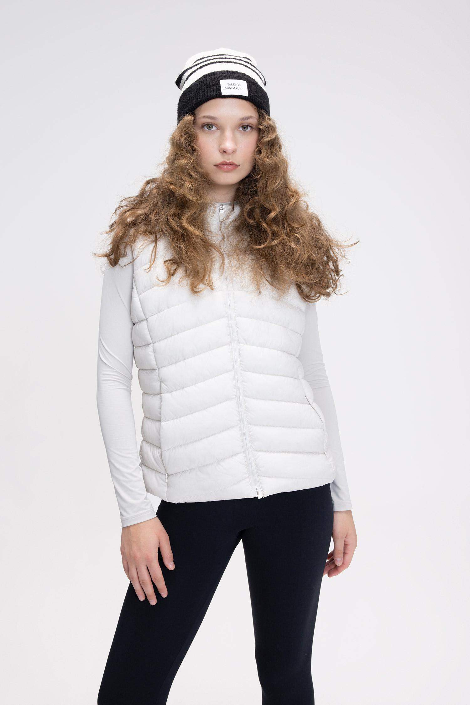 DeFactoFit Su Geçirmez Softshell Mont Rüzgar Geçirmez Kapüşonlu Cepli Fermuarlı