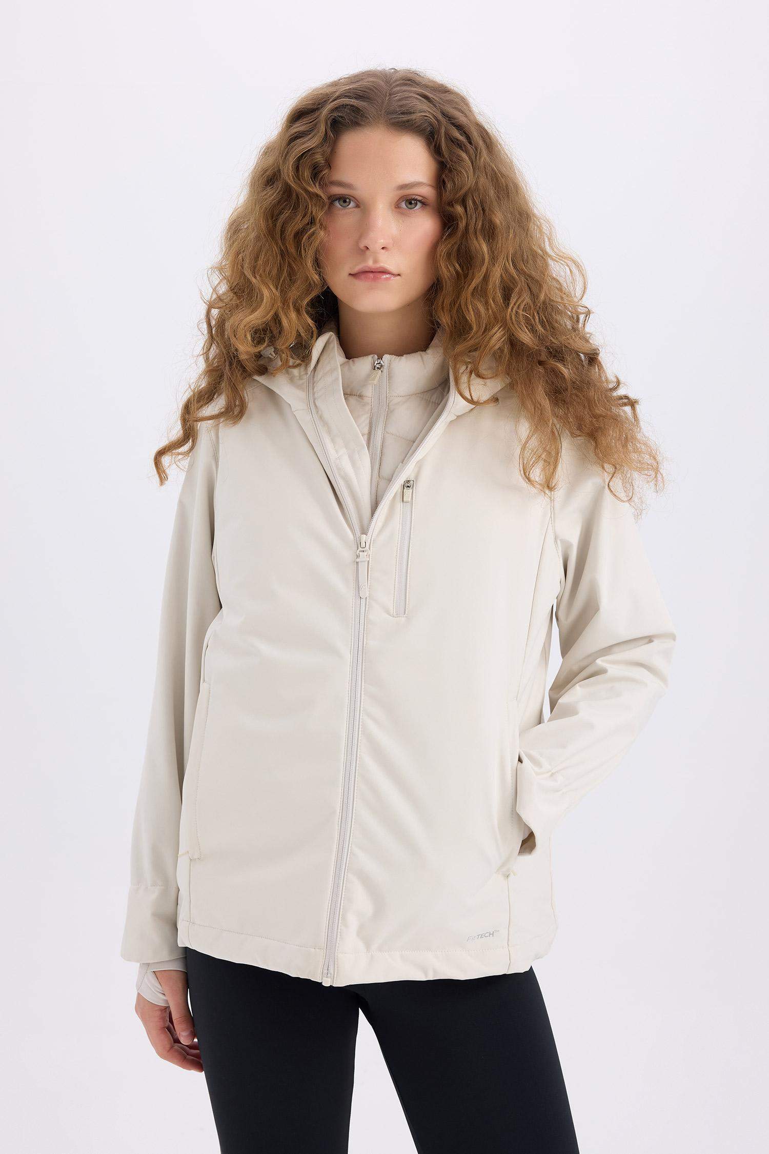 DeFactoFit Su Geçirmez Softshell Mont Rüzgar Geçirmez Kapüşonlu Cepli Fermuarlı