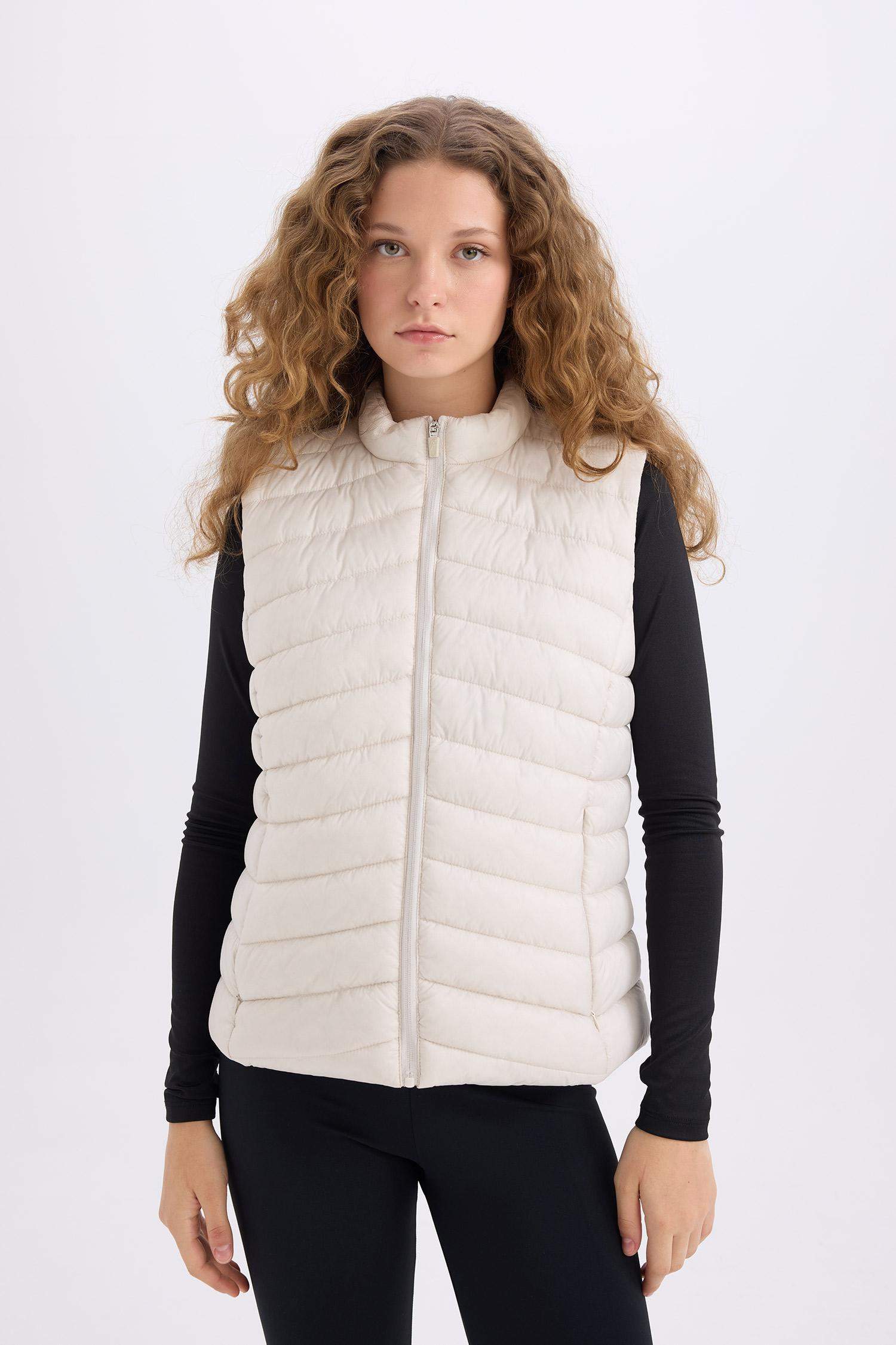 DeFactoFit Su Geçirmez Softshell Mont Rüzgar Geçirmez Kapüşonlu Cepli Fermuarlı