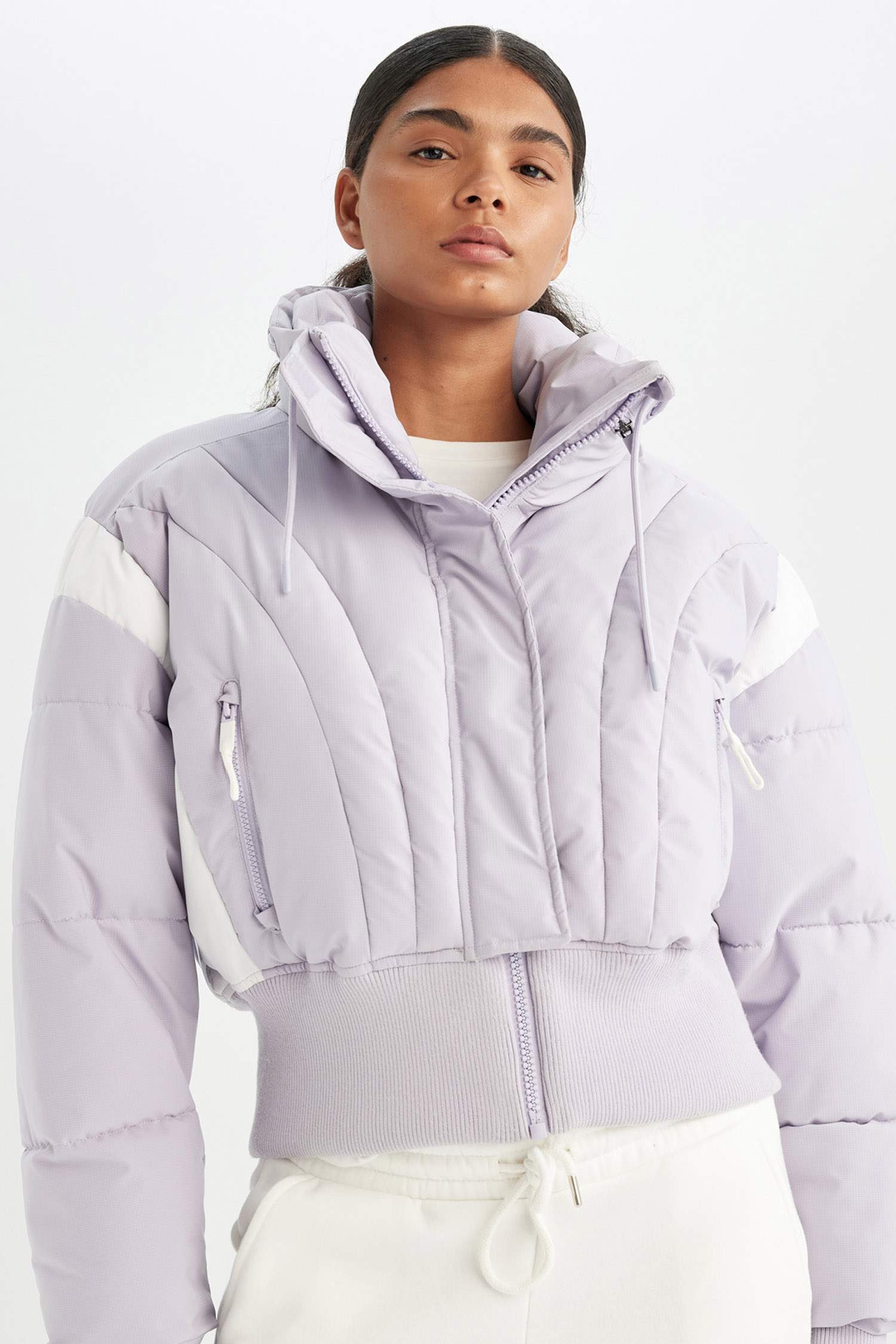 DeFactoFit Su İtici Rüzgar Geçirmez Şişme Crop Gizli Kapüşonlu Fermuarlı Cepli Sıcak Tutan Mont