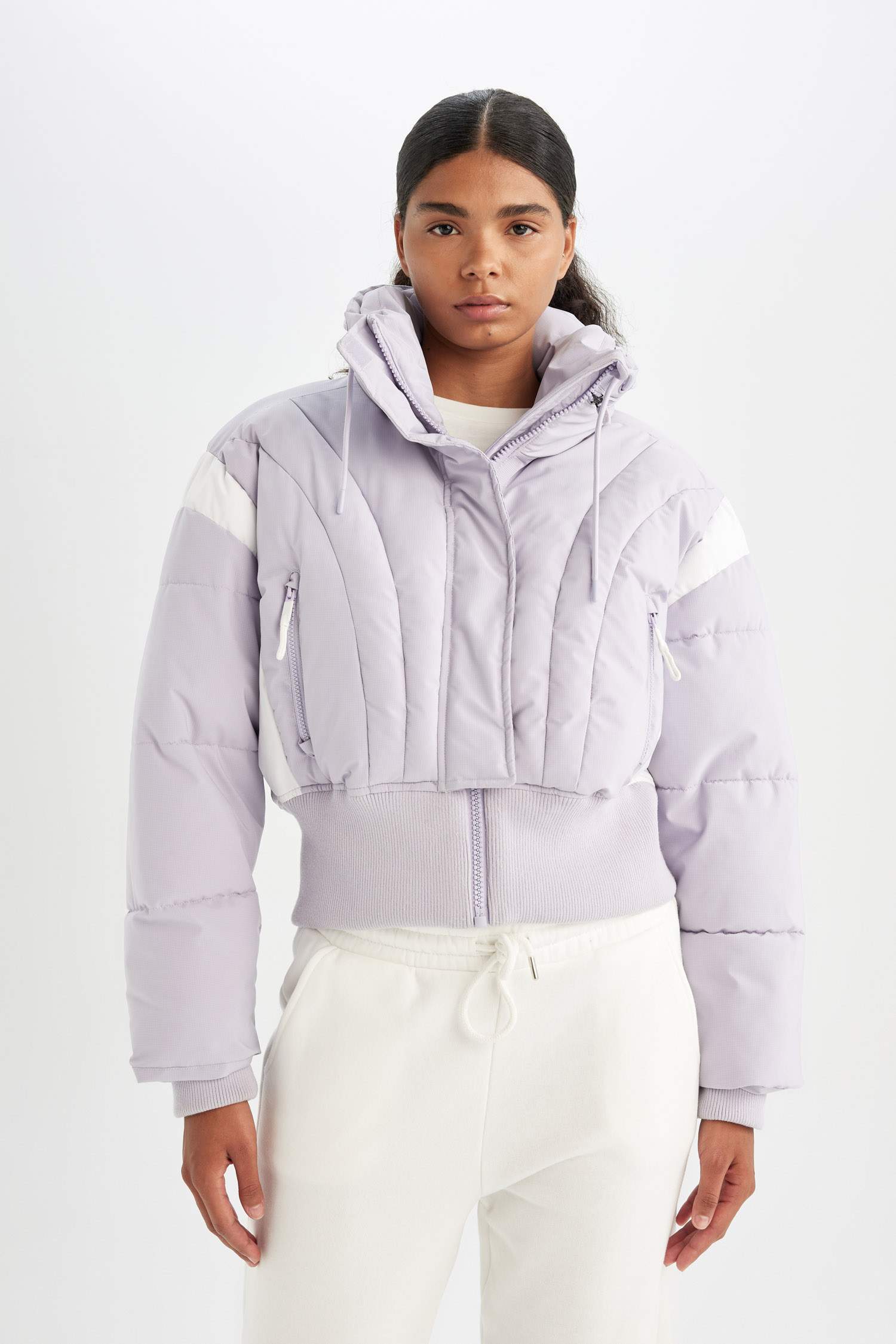 DeFactoFit Su İtici Rüzgar Geçirmez Şişme Crop Gizli Kapüşonlu Fermuarlı Cepli Sıcak Tutan Mont