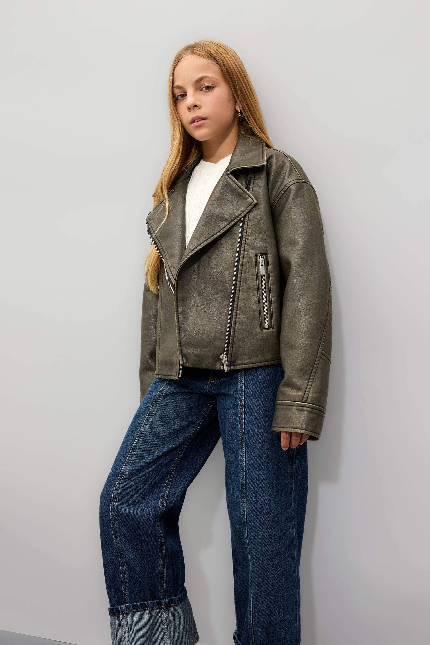 جاكيت بناتي جلد صناعي وتر برووف وياقة جاكيت