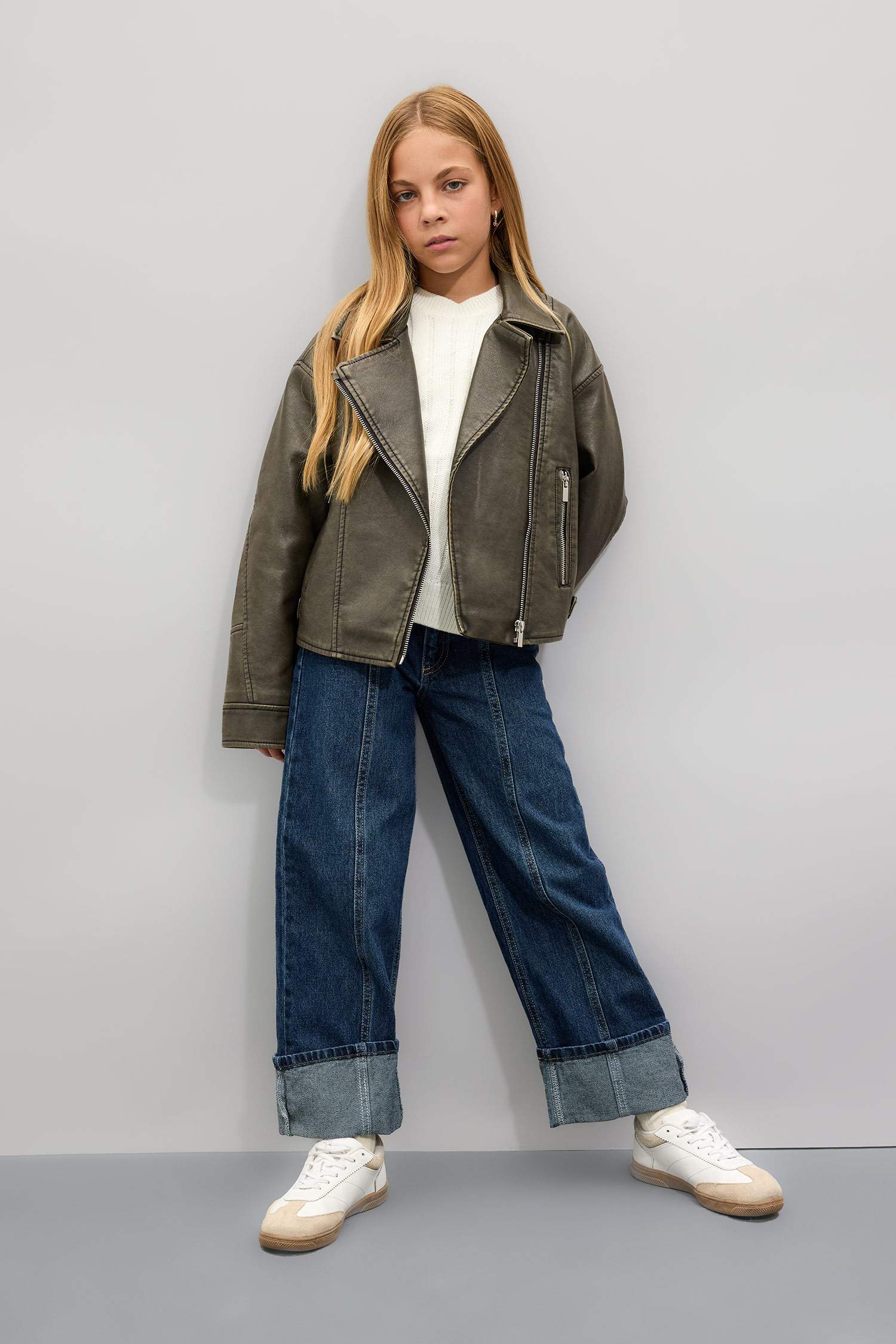 جاكيت بناتي جلد صناعي وتر برووف وياقة جاكيت