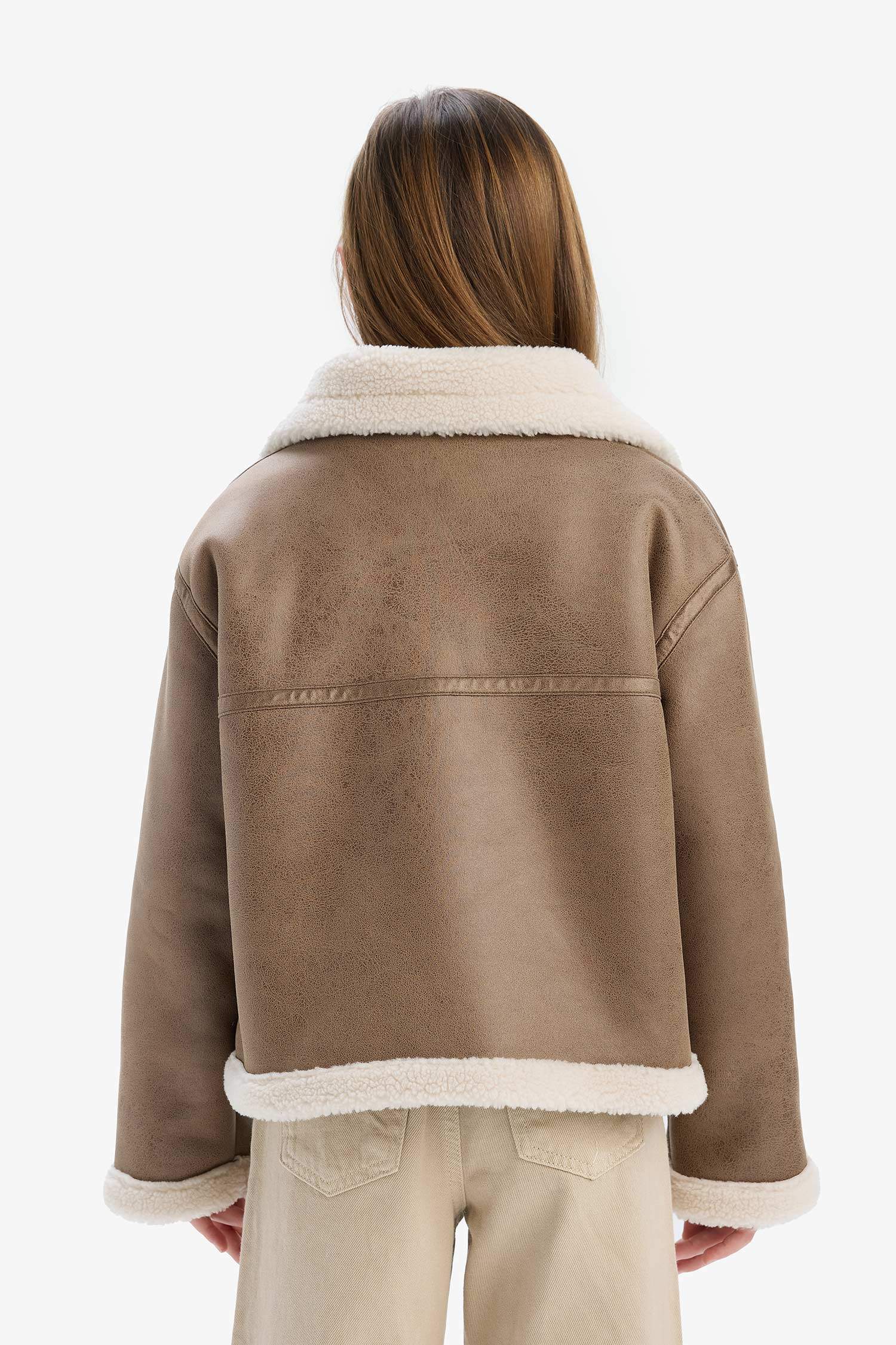 جاكيت بناتي جلد صناعي مقاوم للماء برقبة كبيرة ببطانة فروية