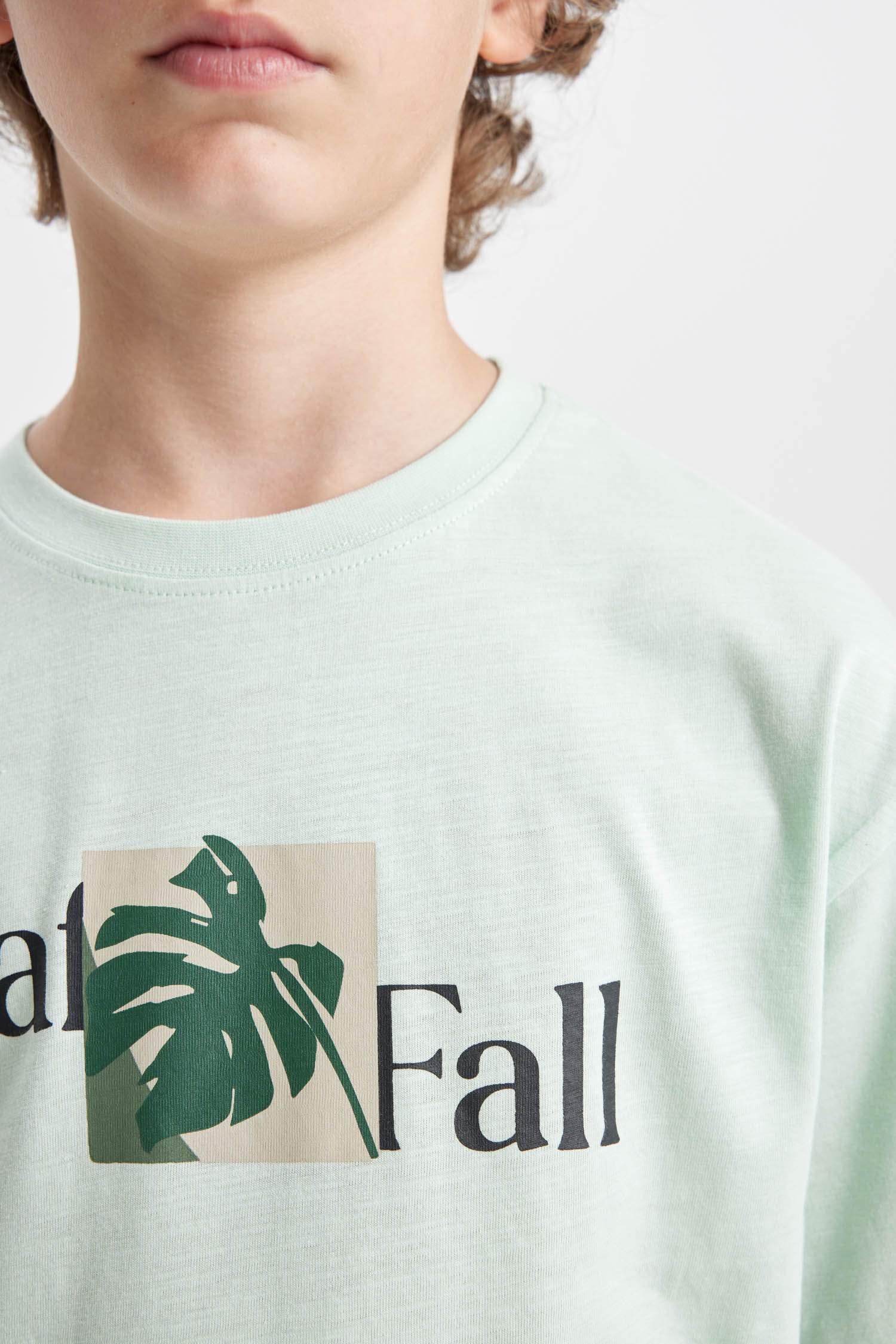 تيشيرت نص ردن ولادي اوفر سايز بياخة مستديرة