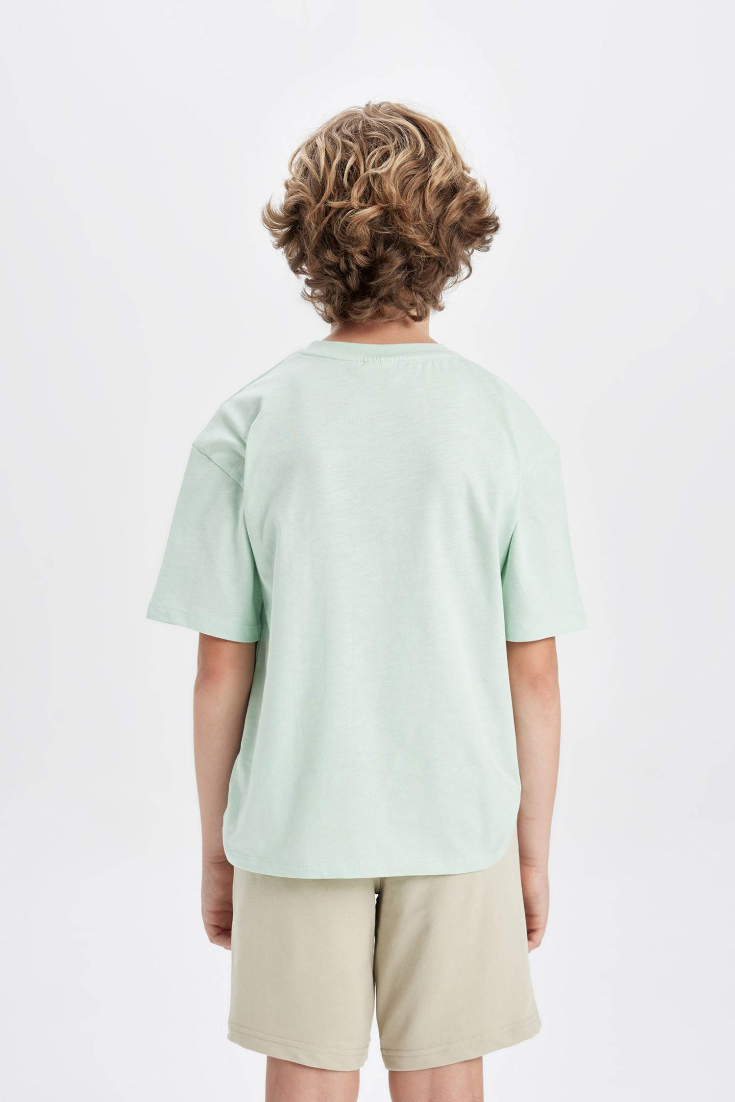 تيشيرت نص ردن ولادي اوفر سايز بياخة مستديرة