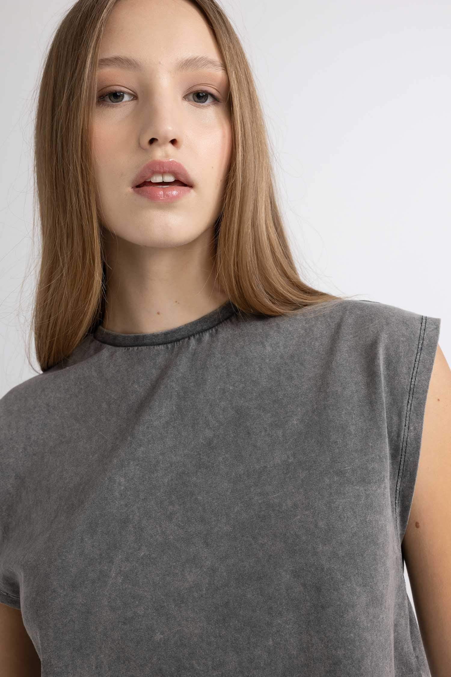 Coool Loose Fit Yıkamalı Soluk Efektli Atlet