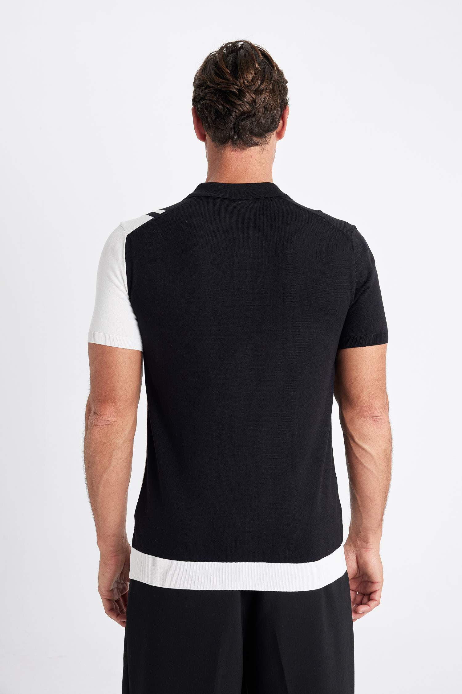 Футболка-поло приталенного кроя