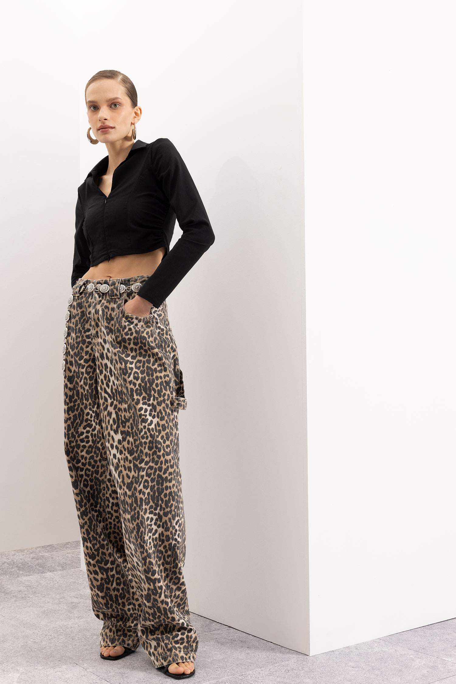 Black Fitted Bodycon Shirt Collar Zippered Bengal Crop Basic Blouse