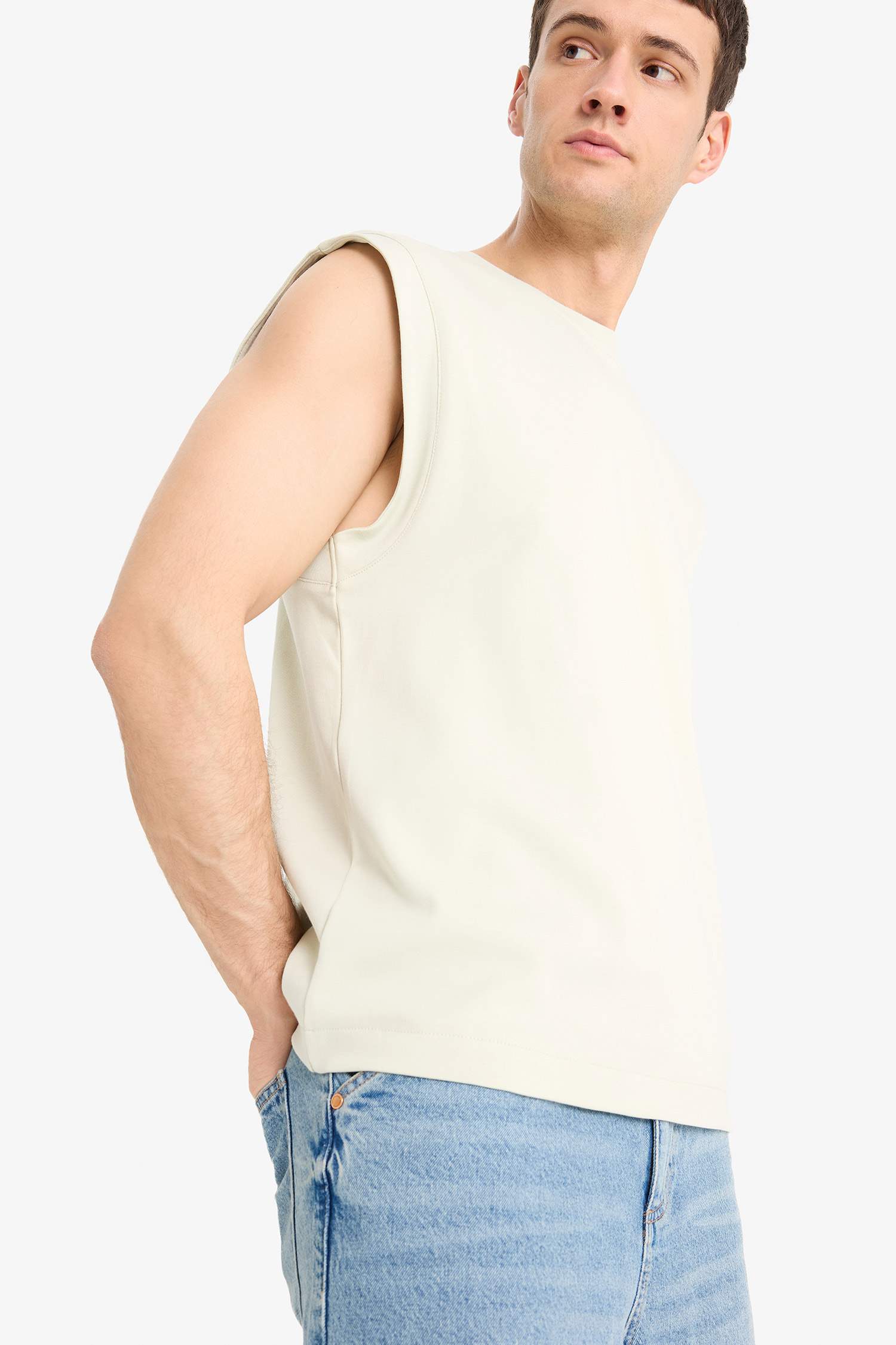Boxy Fit Printed Crew Neck Sleeveless Tank Top