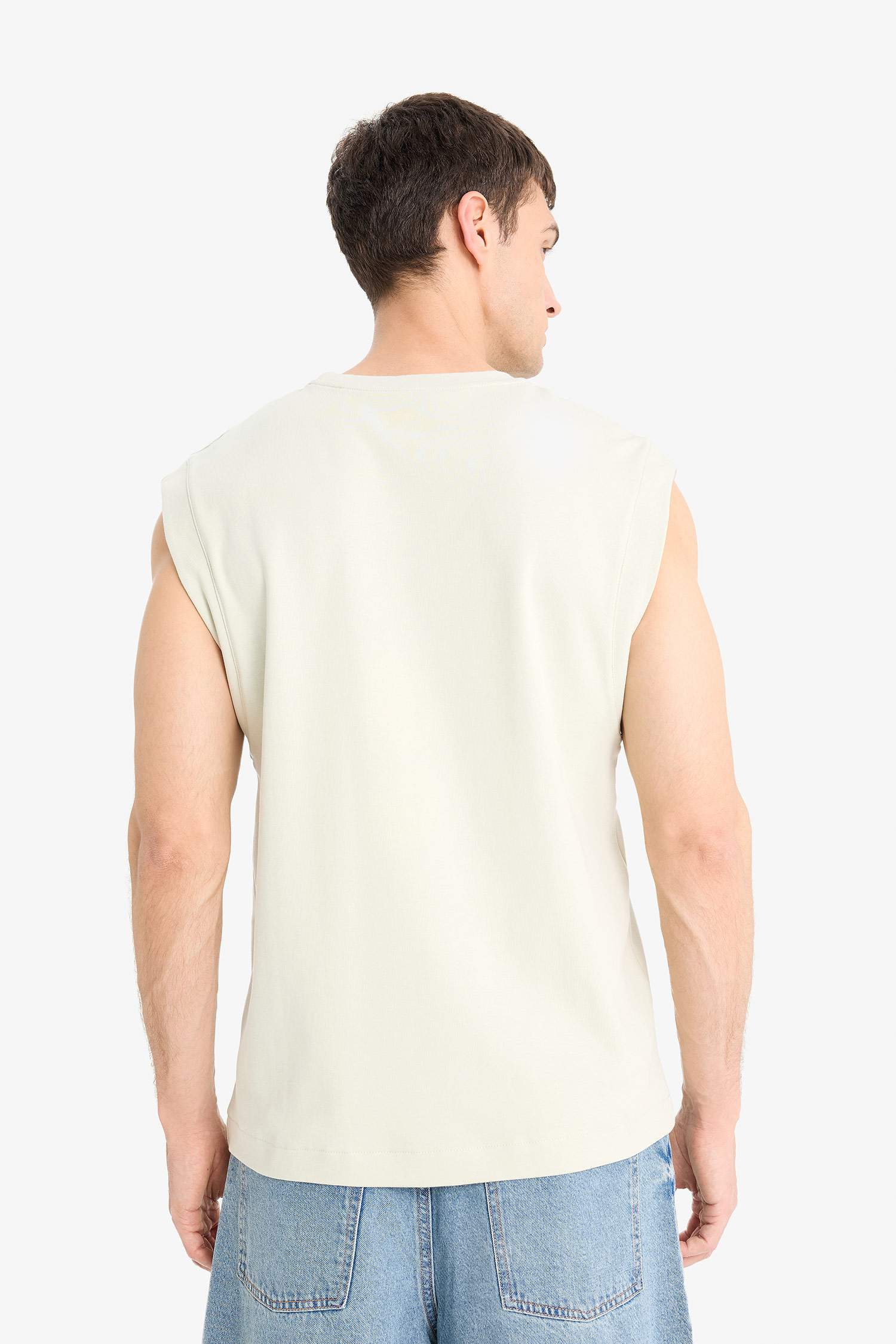 Boxy Fit Printed Crew Neck Sleeveless Tank Top