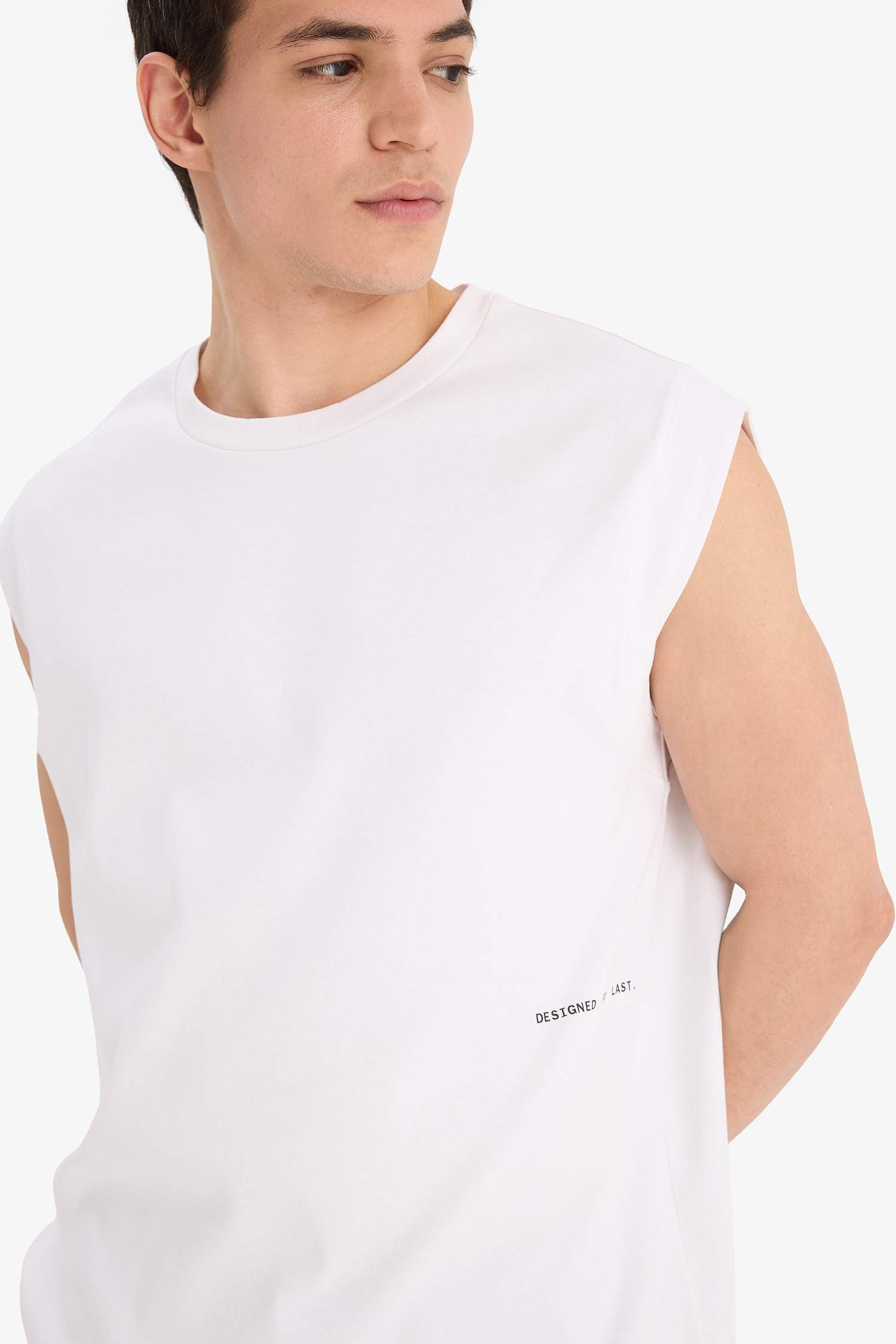 Boxy Fit Printed Crew Neck Sleeveless Tank Top