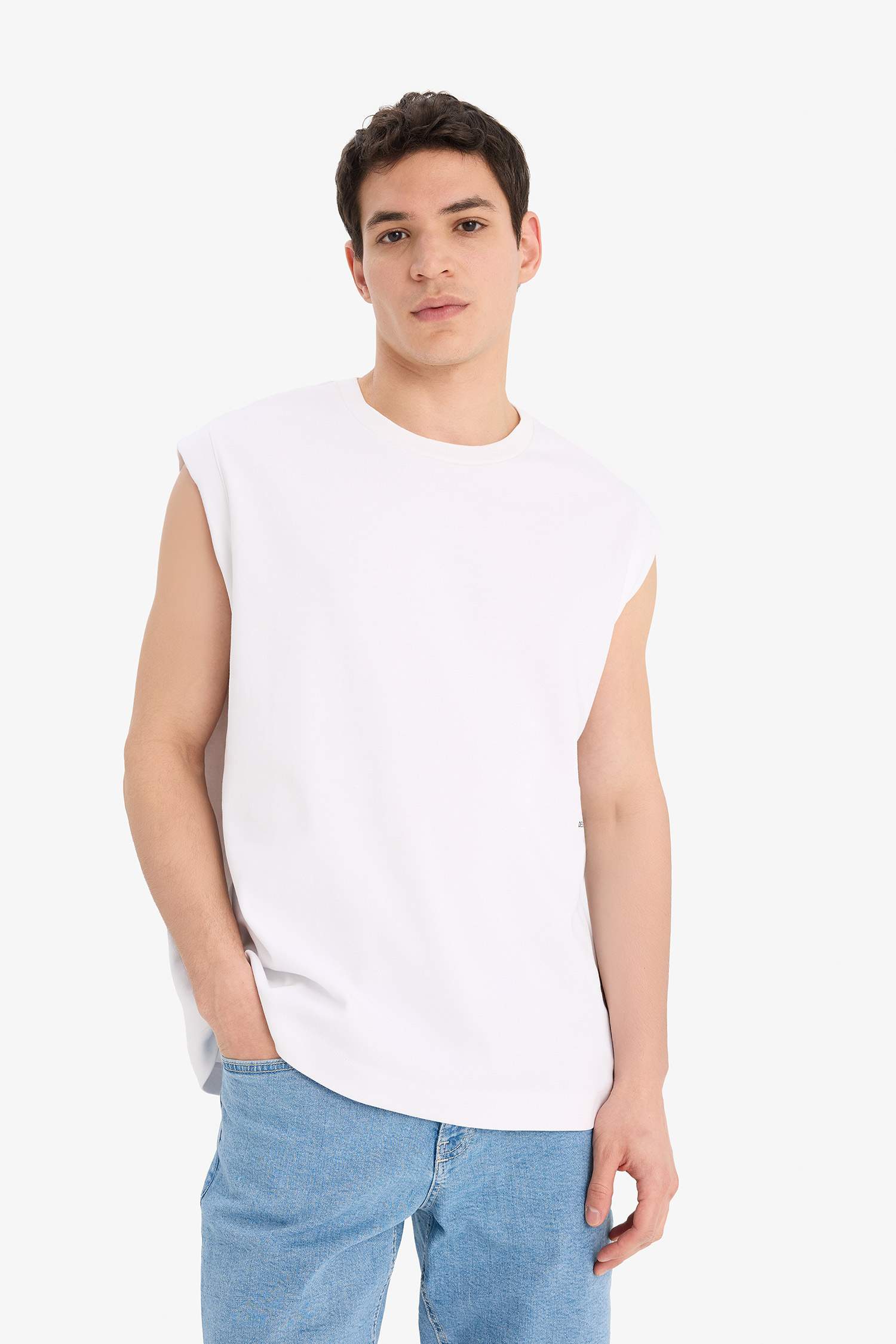 Boxy Fit Printed Crew Neck Sleeveless Tank Top