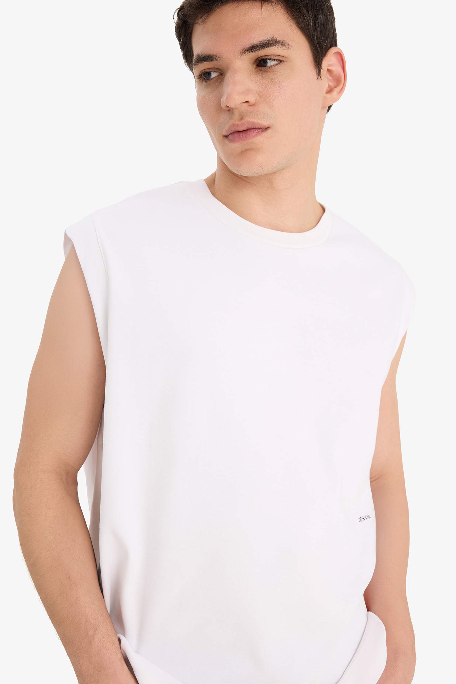 Boxy Fit Printed Crew Neck Sleeveless Tank Top