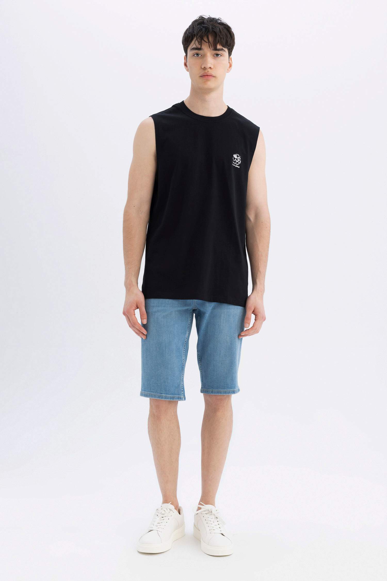 Regular Fit Printed Crew Neck Sleeveless T-Shirt
