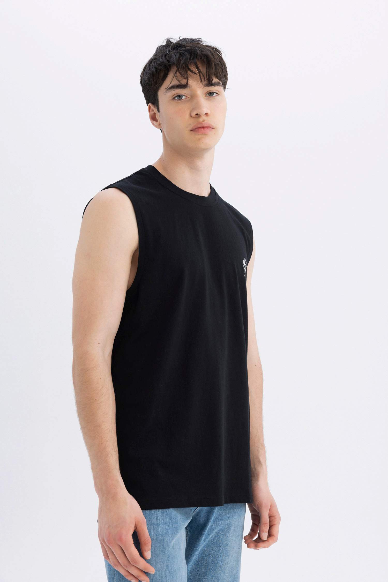 Regular Fit Printed Crew Neck Sleeveless T-Shirt