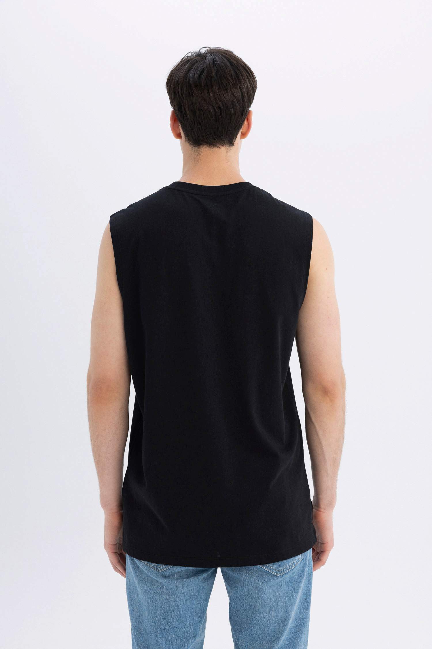 Regular Fit Printed Crew Neck Sleeveless T-Shirt