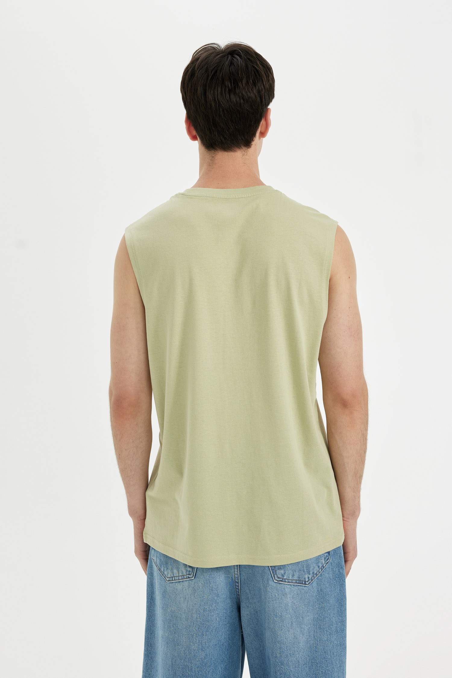 تيشيرت كت أخضر فاتح قصة عادية برقبة مستديرة