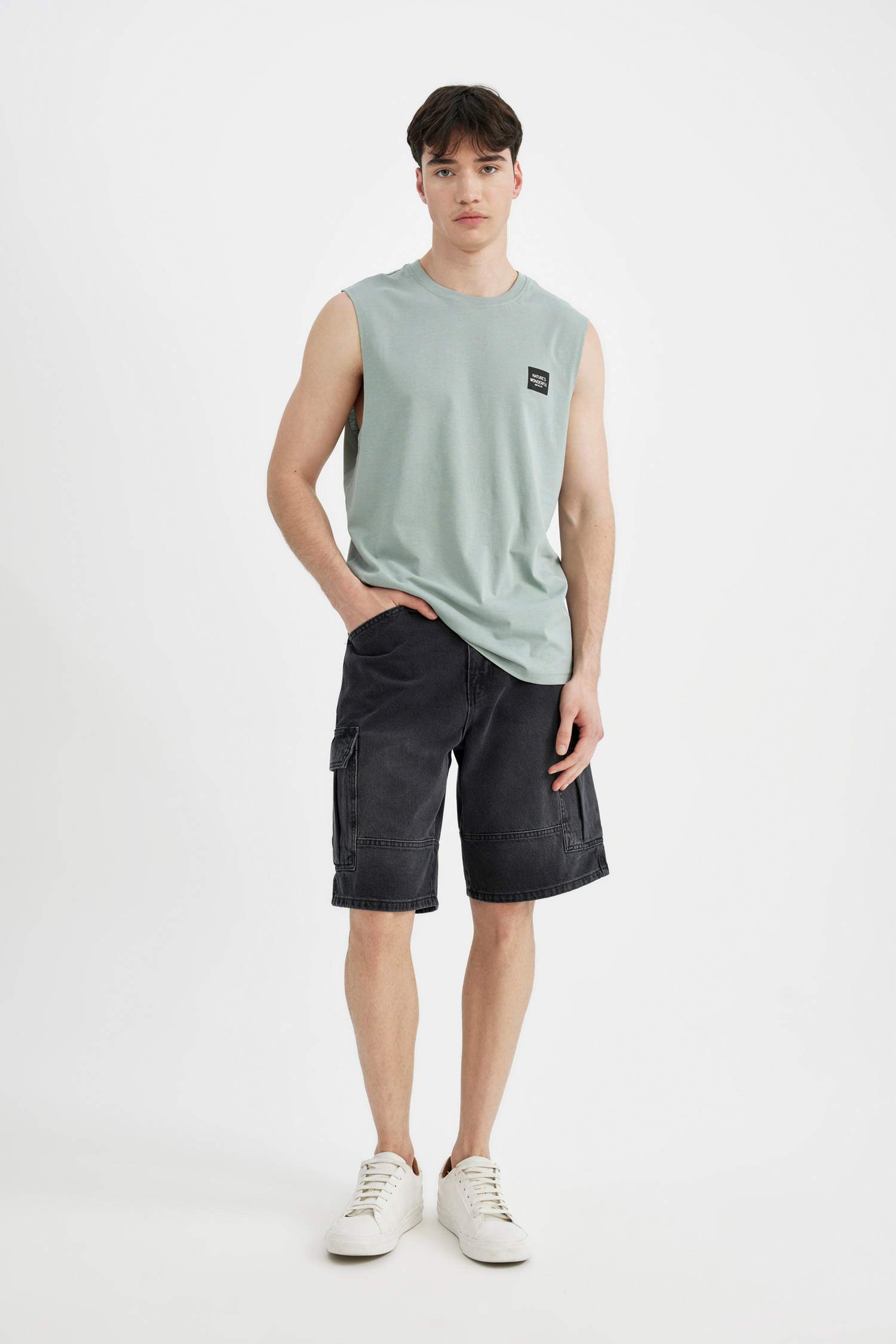 Regular Fit Printed Crew Neck Sleeveless T-Shirt