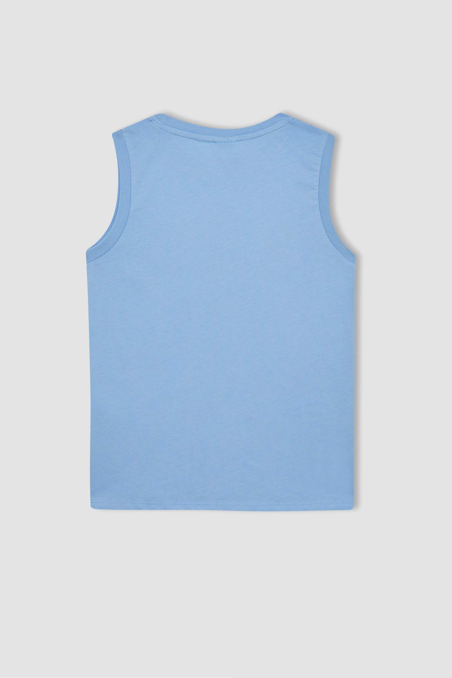 تيشيرت كت ولادي قصة عادية بدون ردن وياخة مستديرة