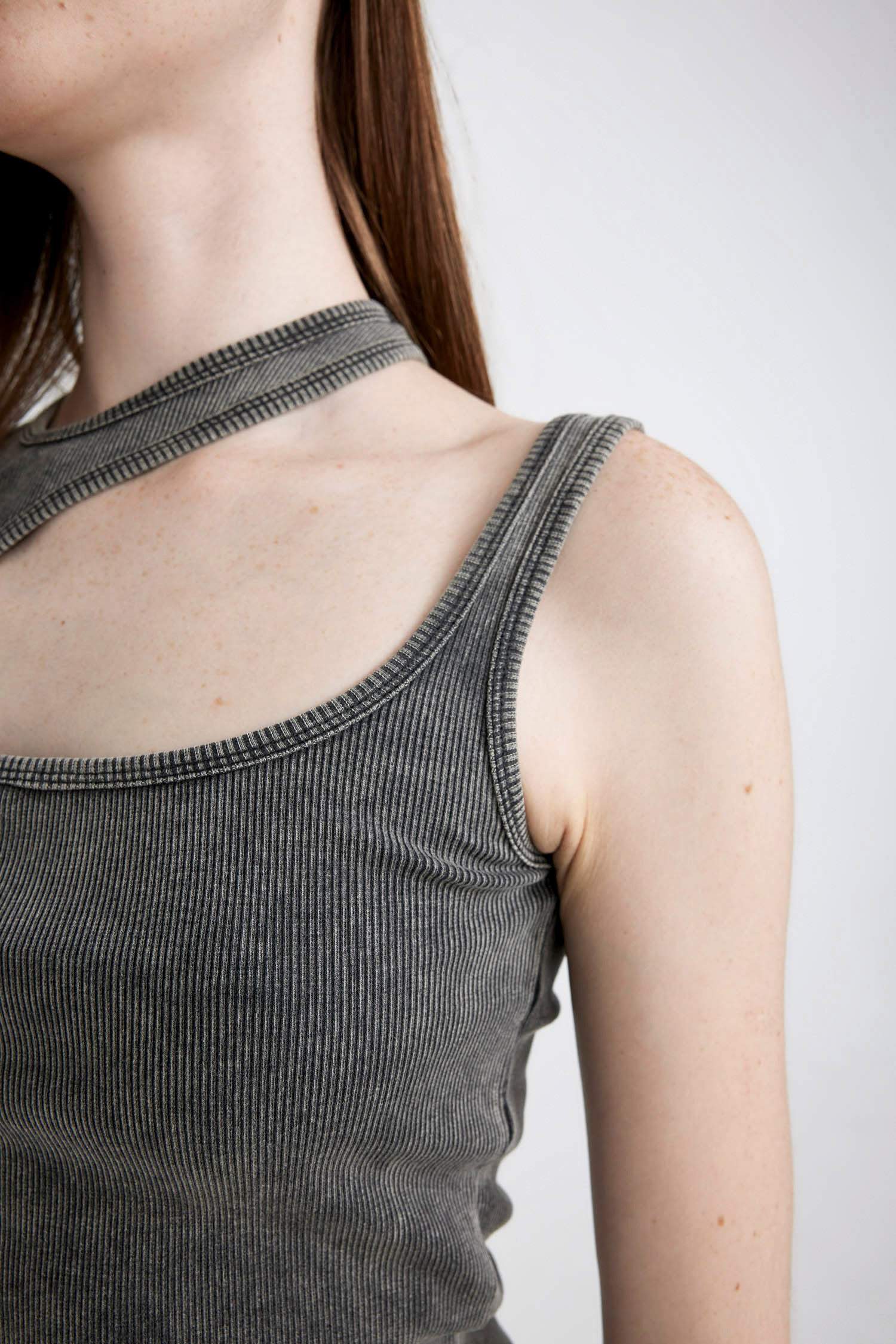 Fitted Ribbed Camisole Crop Top