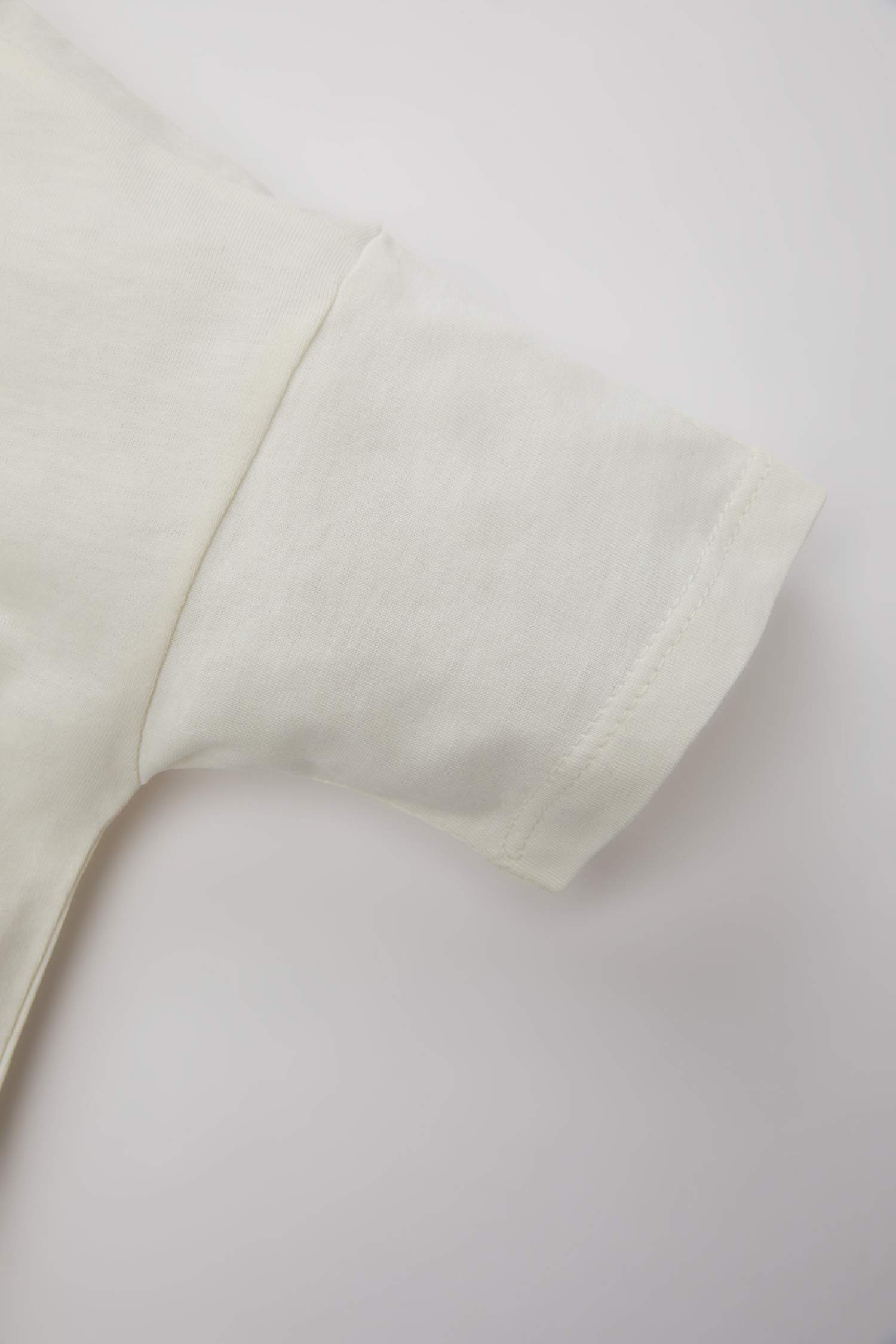 تيشيرت نص ردن بناتي فلورال قصة عادية