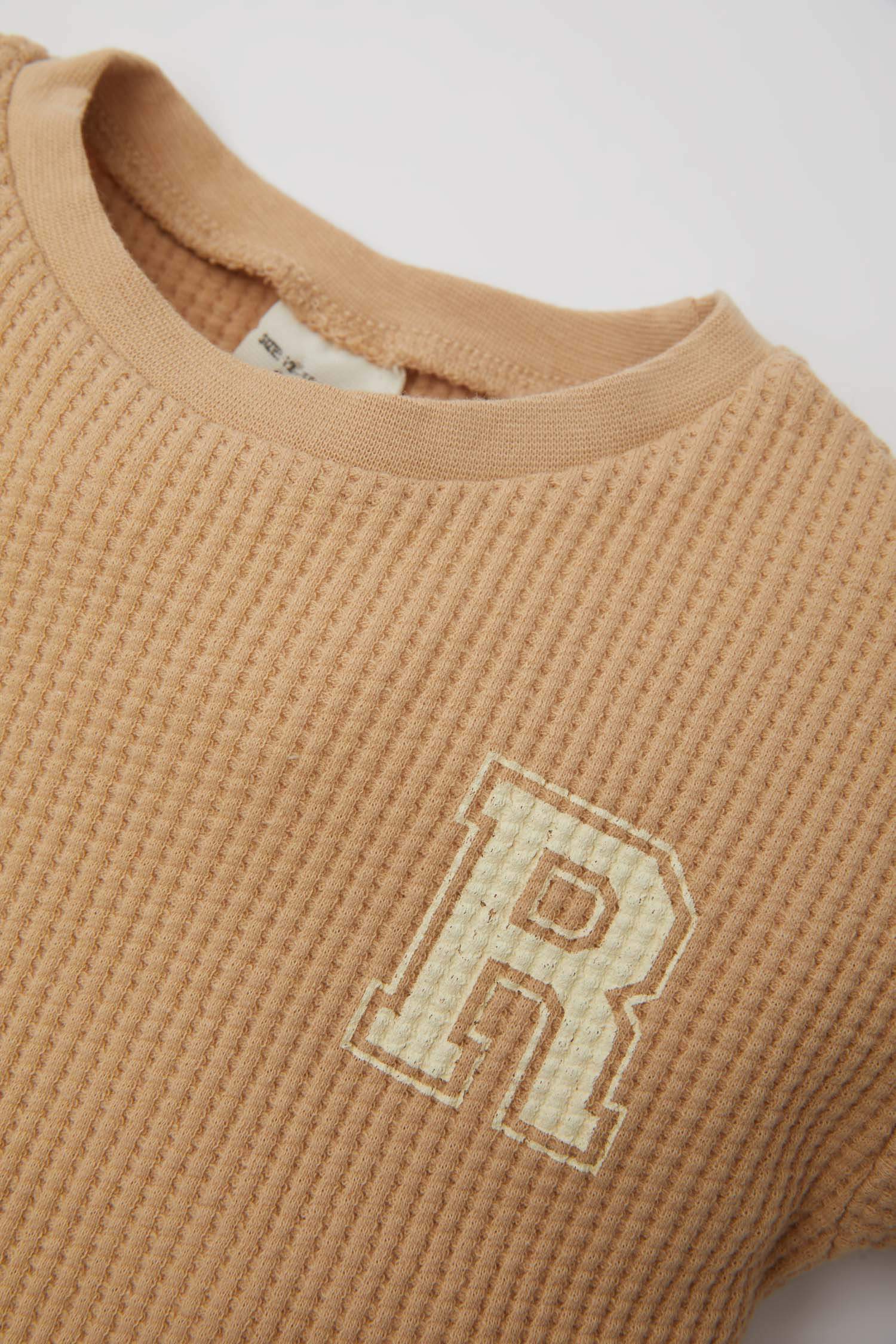 طقم ولادي شورت وتيشيرت وافل - قطعتين