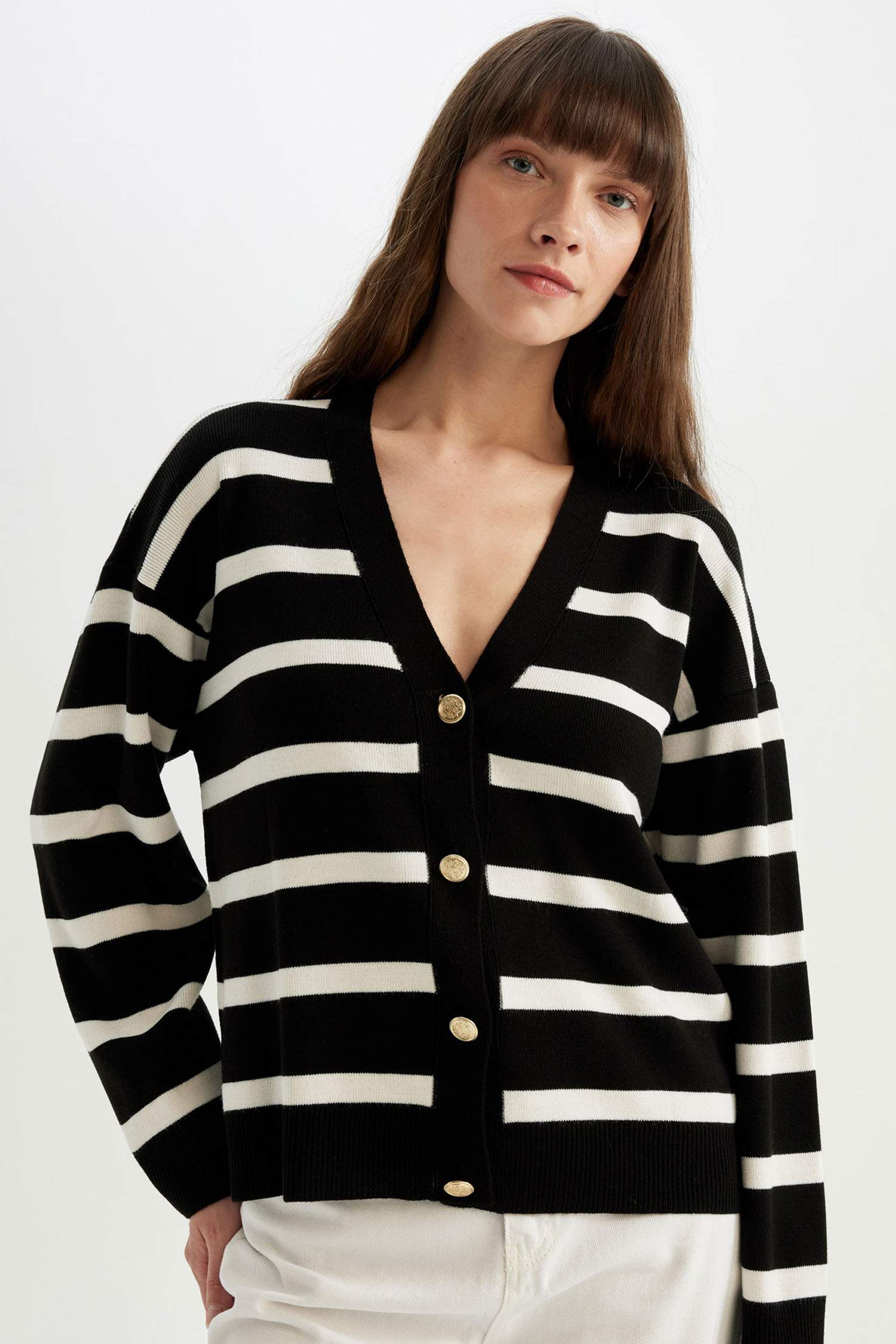 Relax Fit Çizgili V Yaka Düğmeli Triko Hırka