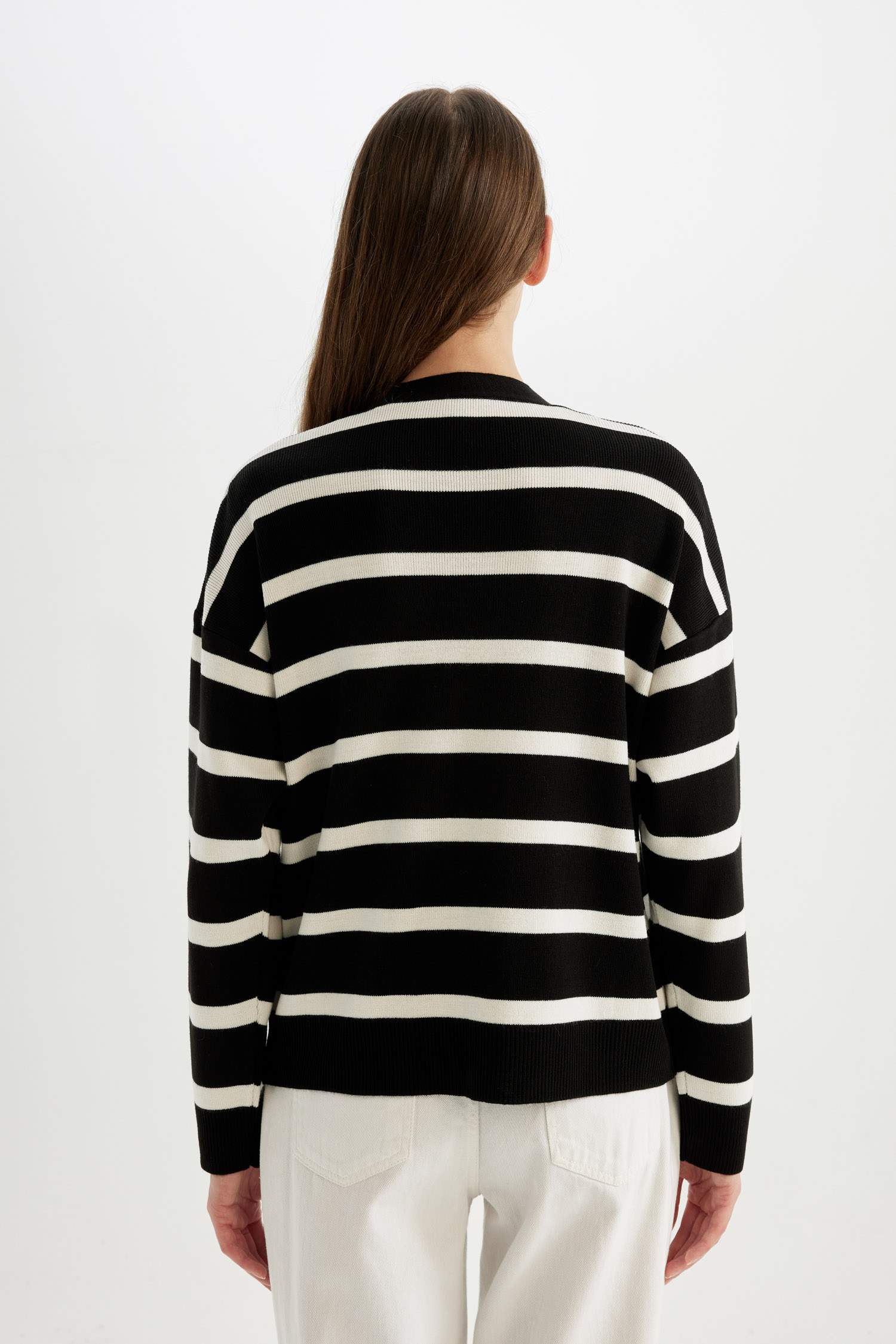 Relax Fit Çizgili V Yaka Düğmeli Triko Hırka